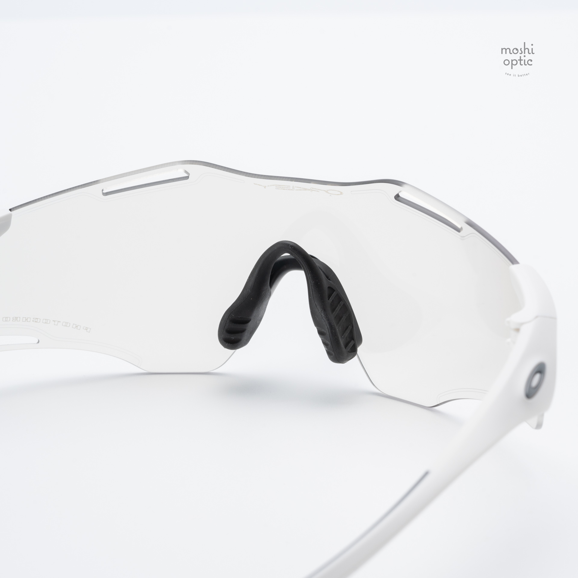 Oakley OO9512D-01 Cybr Zero Matte White Clear to Black Iridium Photochromic