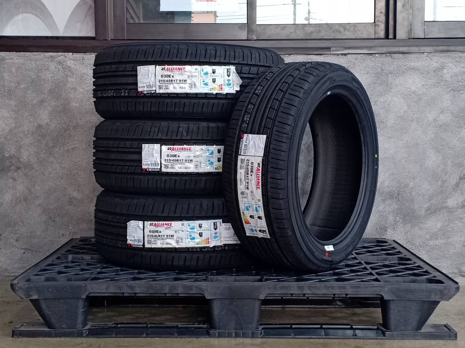 YOKOHAMA ALLIANCE 030EX 215/45R17 91W JAPAN