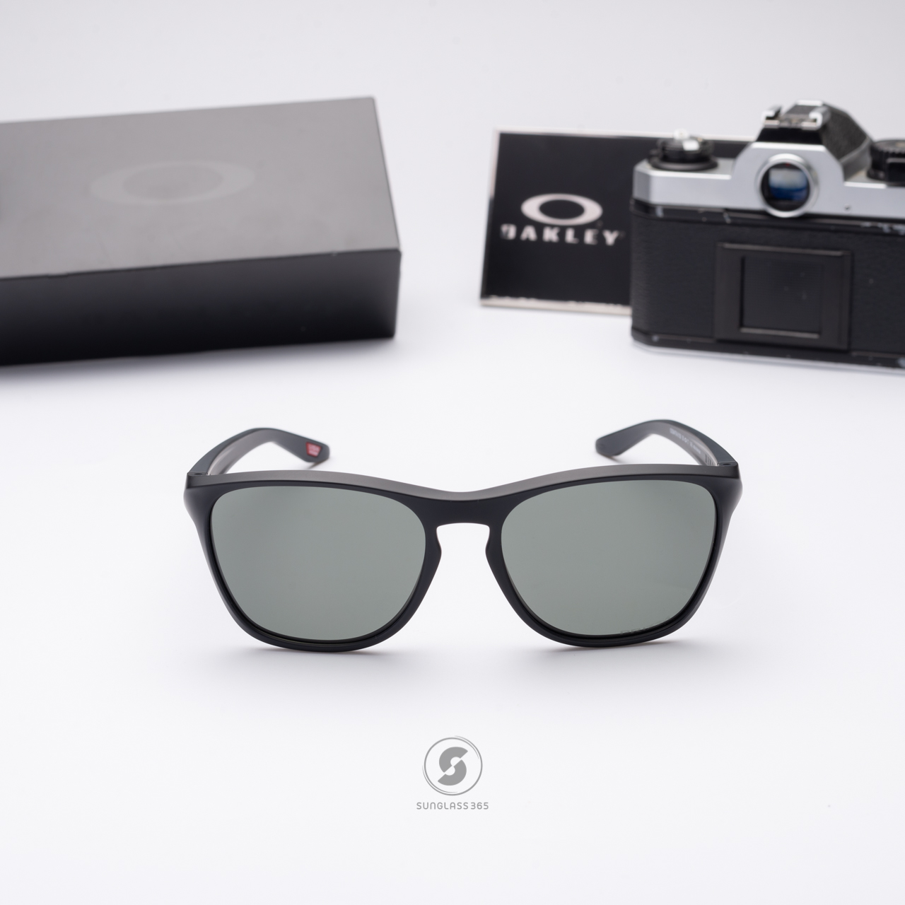 OAKLEY MANORBURN OO9479-01 Matte Black Prizm Grey