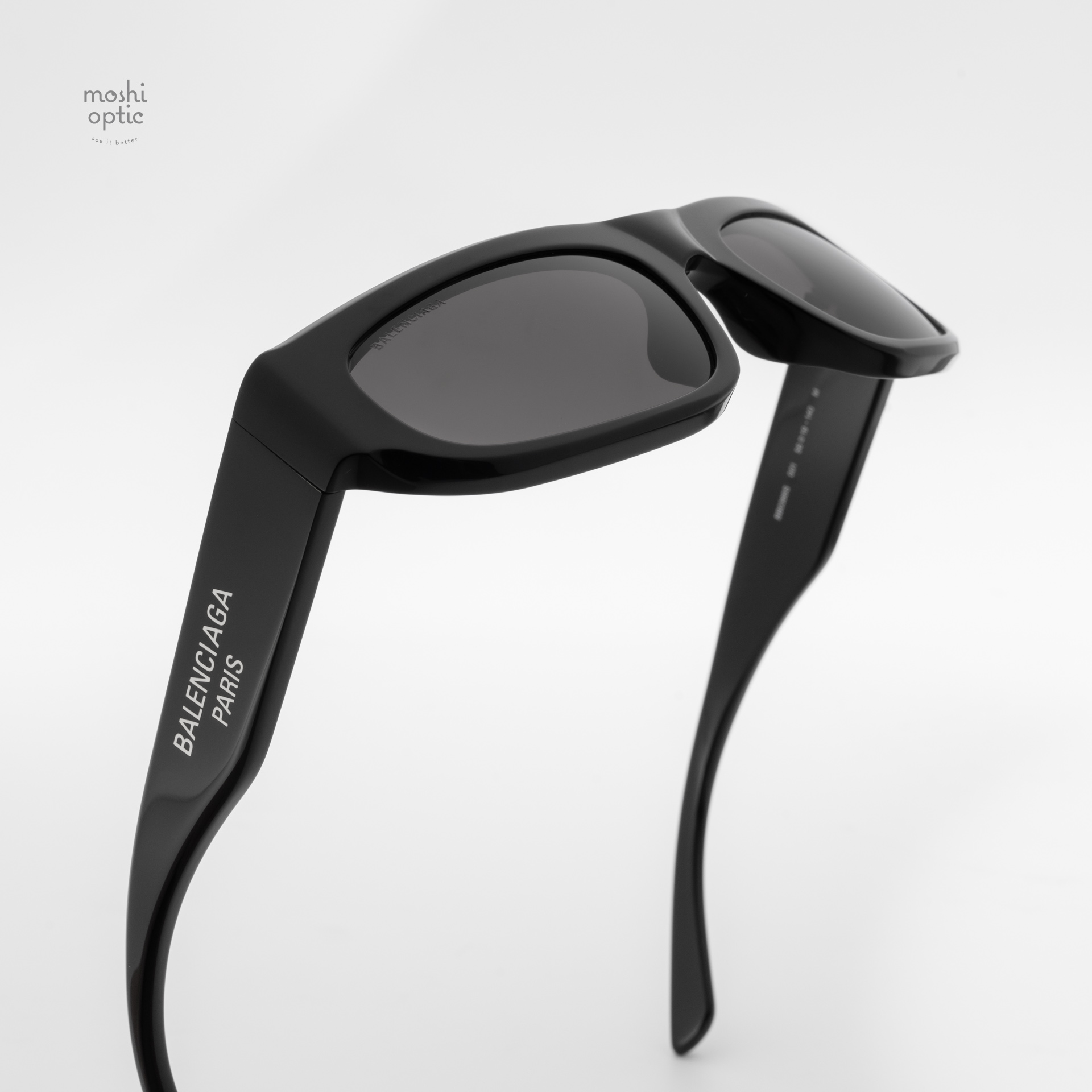 แว่นกันแดด Balenciaga BB0388S 001