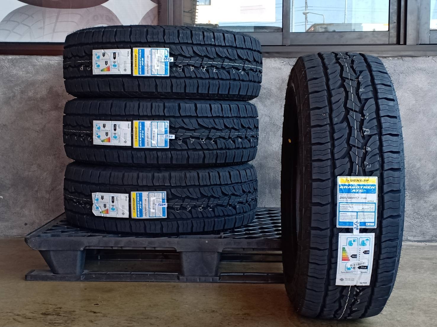 DUNLOP 265/65R17 GRANDTREK AT5 112S MADE IN THAILAND
