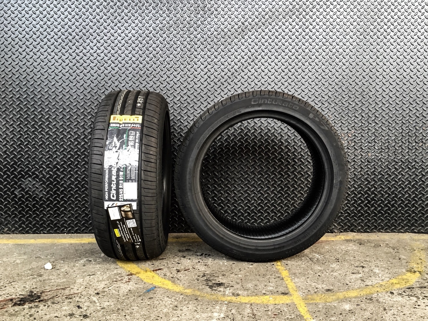 PIRELLI CINTURATO P7 RUNFLAT 225-45-18 ยางใหม่ ราคาพิเศษ