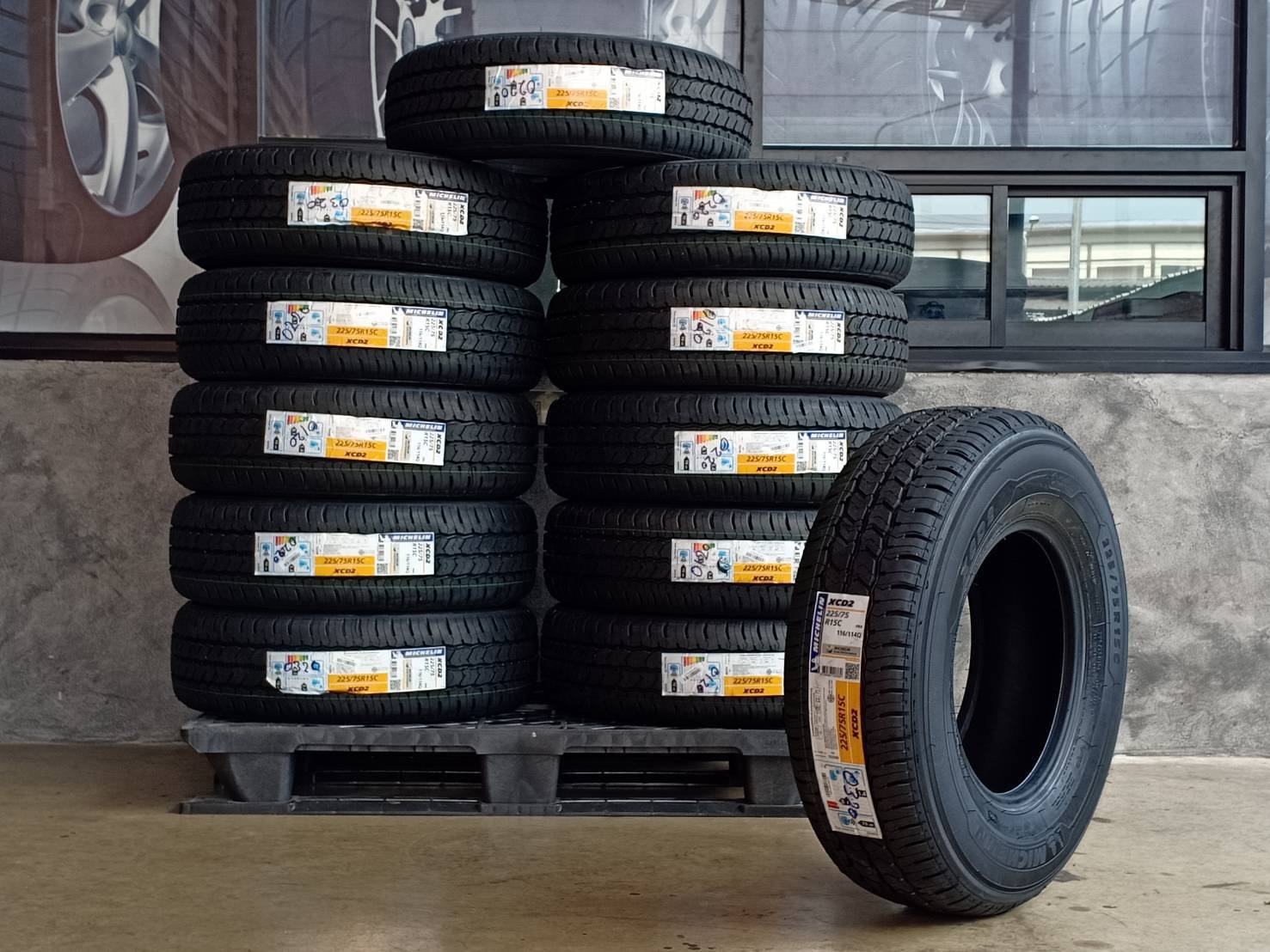 MICHELIN 225/75R15 XCD2 116/114Q 8PR MADE IN THAILAND