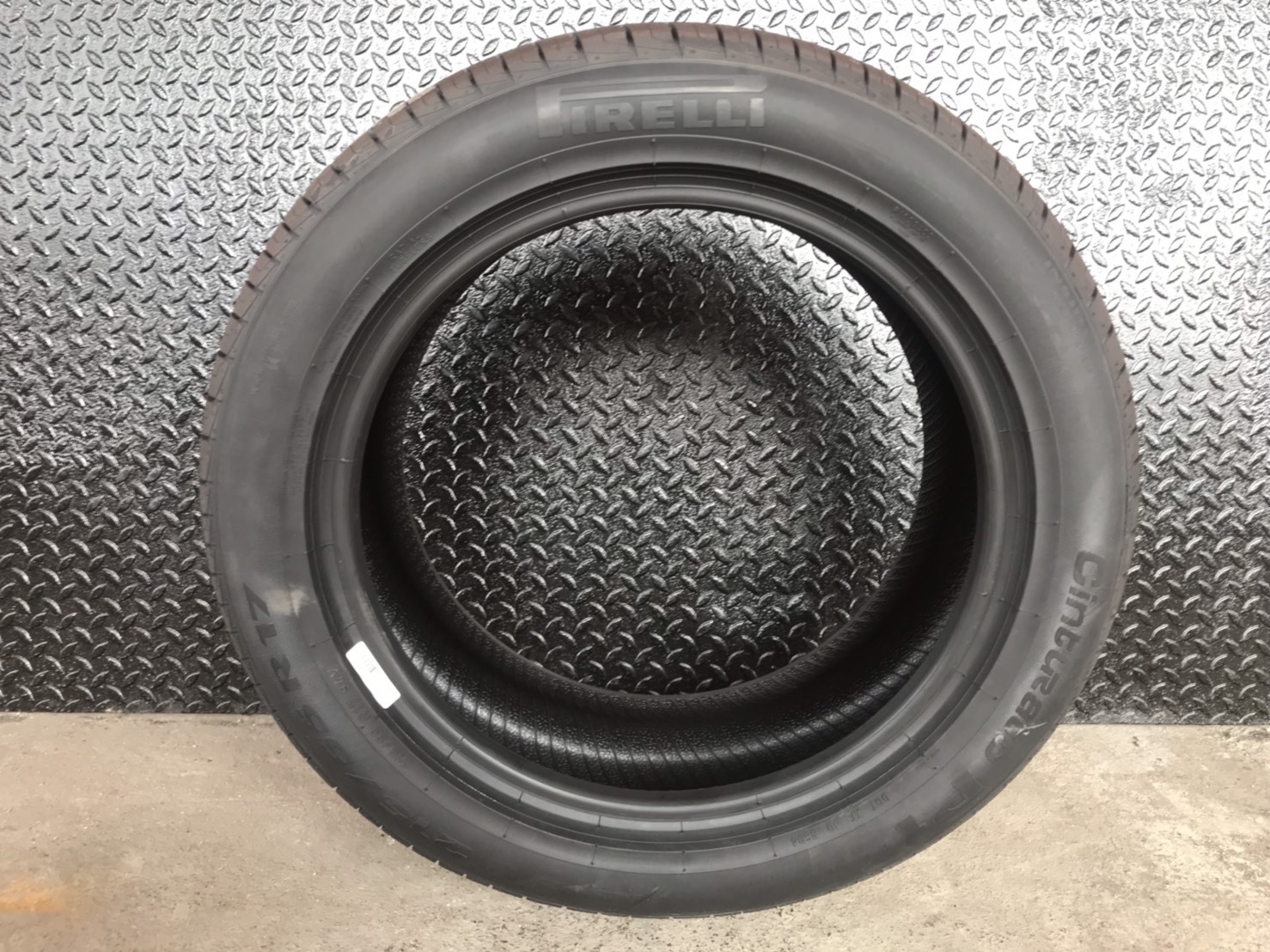 PIRELLI CINTURATO P1 215/55R17 ราคาส่ง