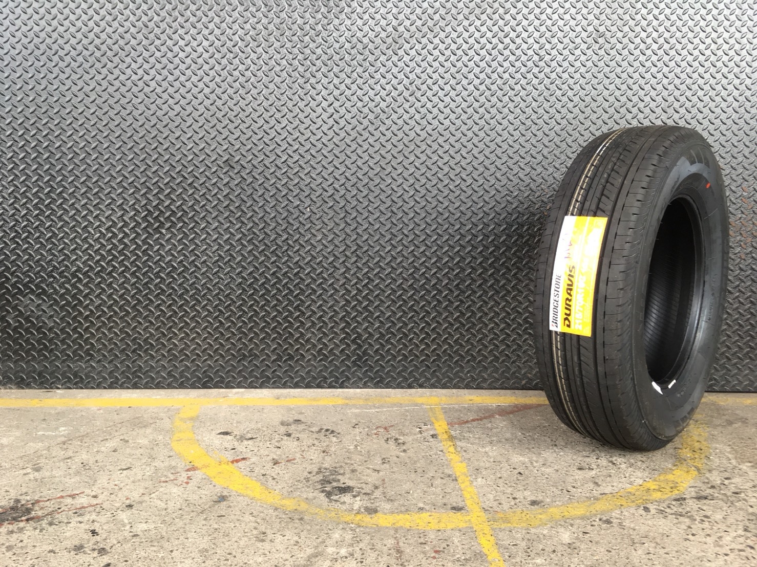 #แนะนำยางใหม่_คุณภาพดีเยี่ยม_ราคาสุดพิเศษ #BRIDGESTONE_R611 215/70R16 ปี19