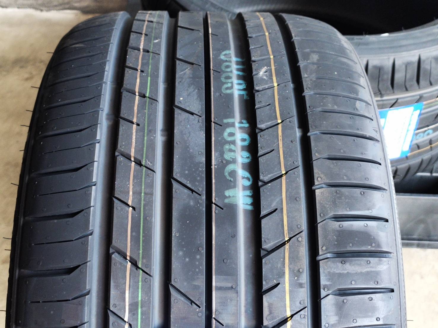 TOYO PROXES SPORT 285/30ZR19