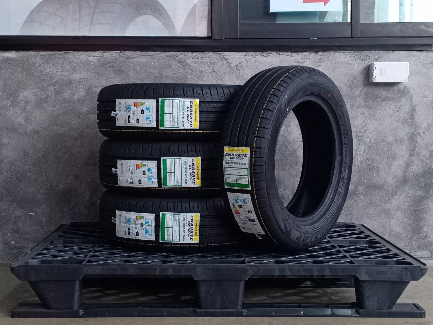 DUNLOP 185/60R15 ENASAVE EC 300+ 84H MADE IN THAILAND