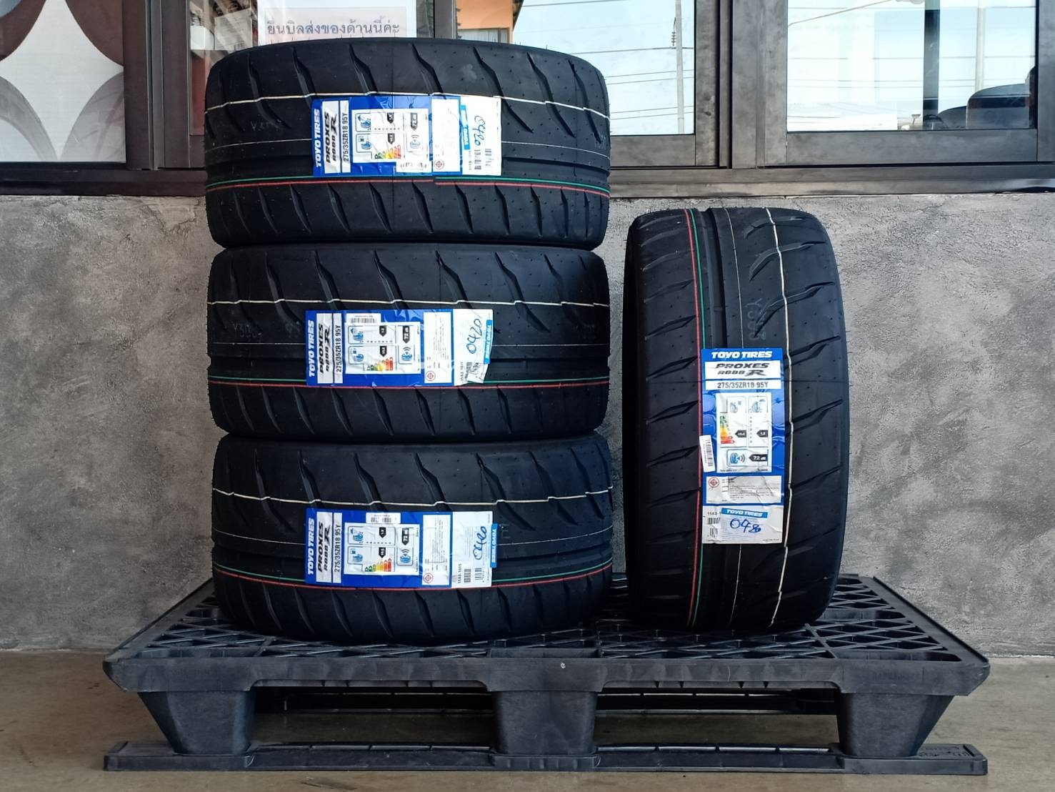 TOYO 275/35ZR18 PROXES R888R 95Y MADE IN JAPAN