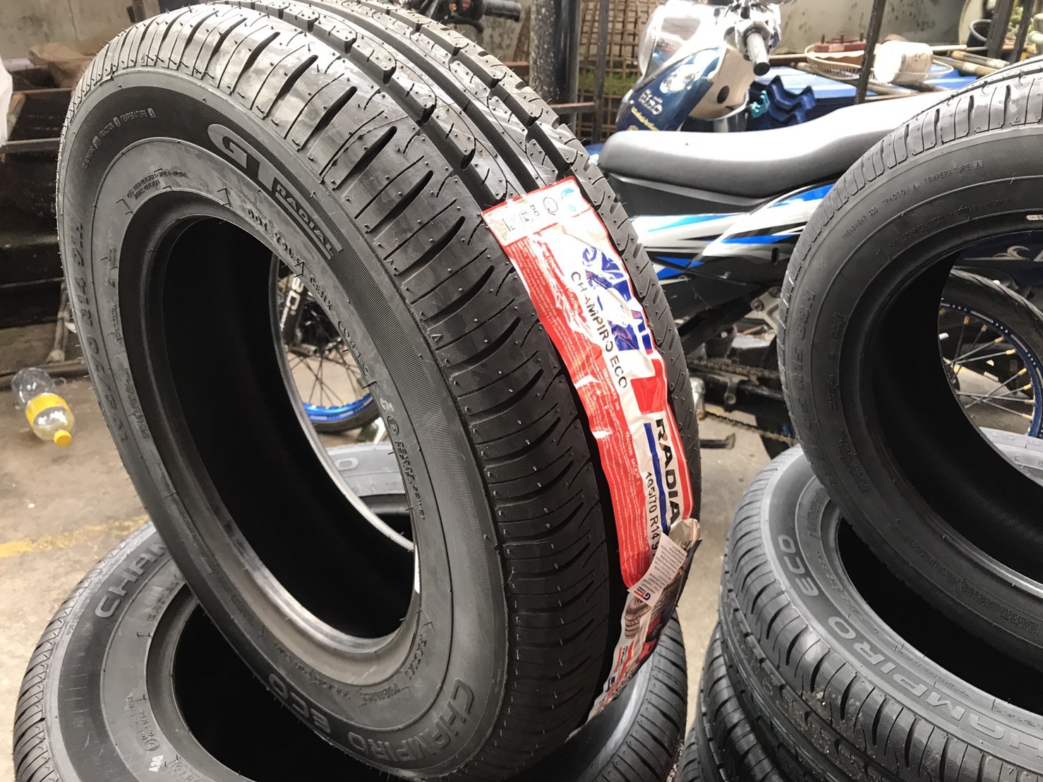 GT RADAIL ECO 195/70-14 เส้น 1250 ปกติ 2000