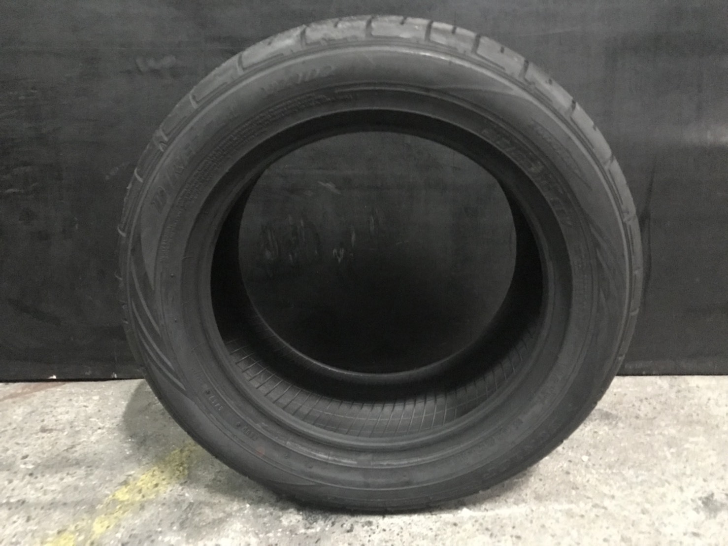 DUNLOP DZ102 215/55-16 เส้นละ 1750 ปกติ 3500 ปี17