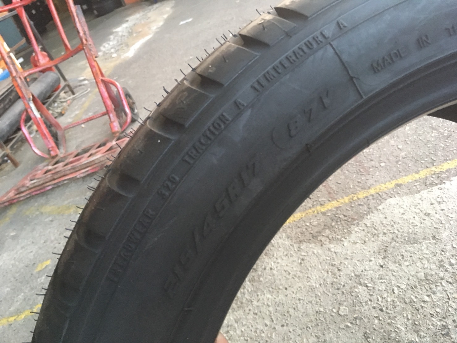 GOODYEAR 215/45-17 ยางใหม่ ปี17 ซื้อ2แถม2