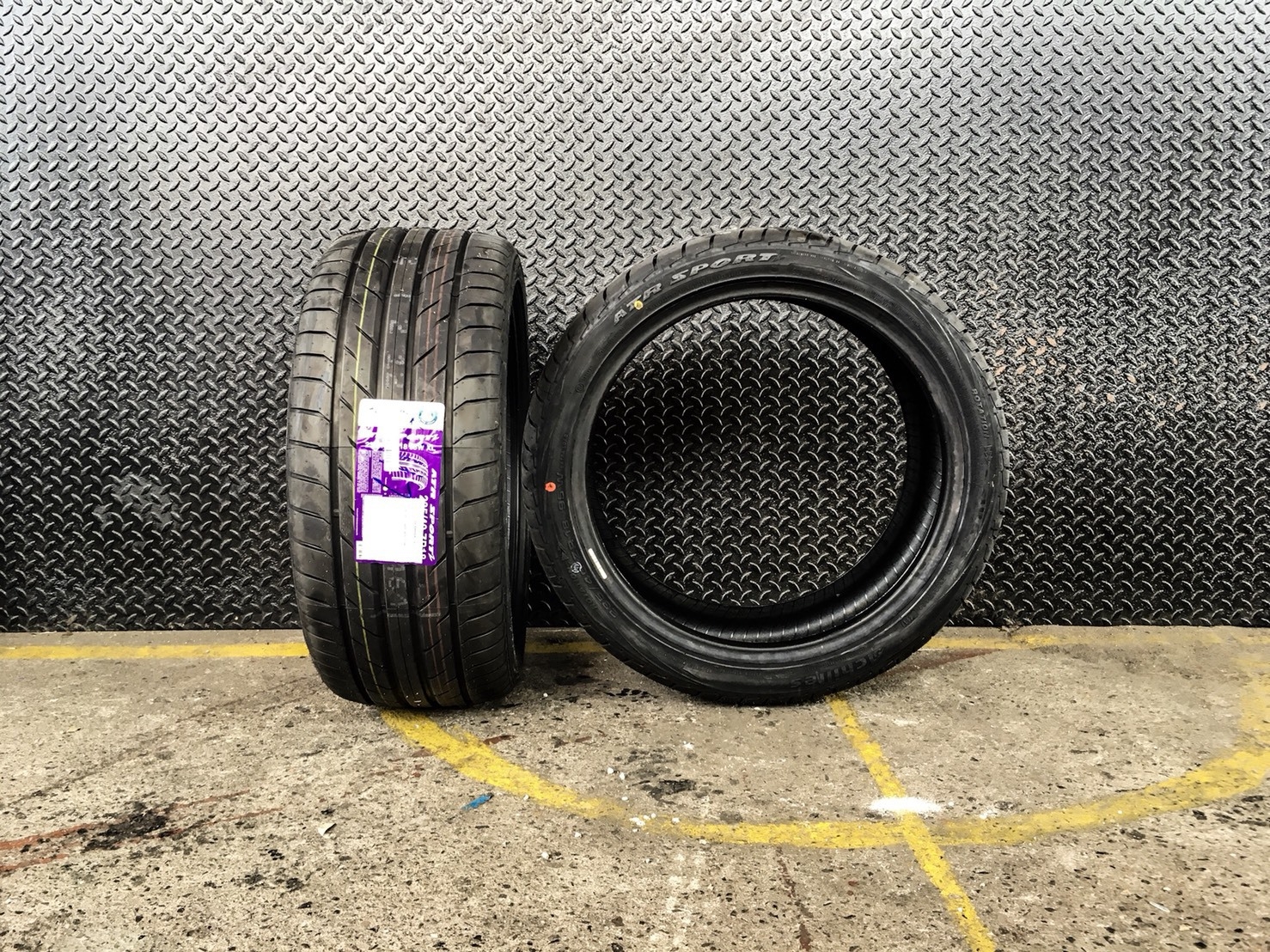 ยางใหม่ ACHILLES ATR Z 235/40-18 เส้น 1500 ปี17 ปกติ 3500 มี 3เส้น เท่านั้น