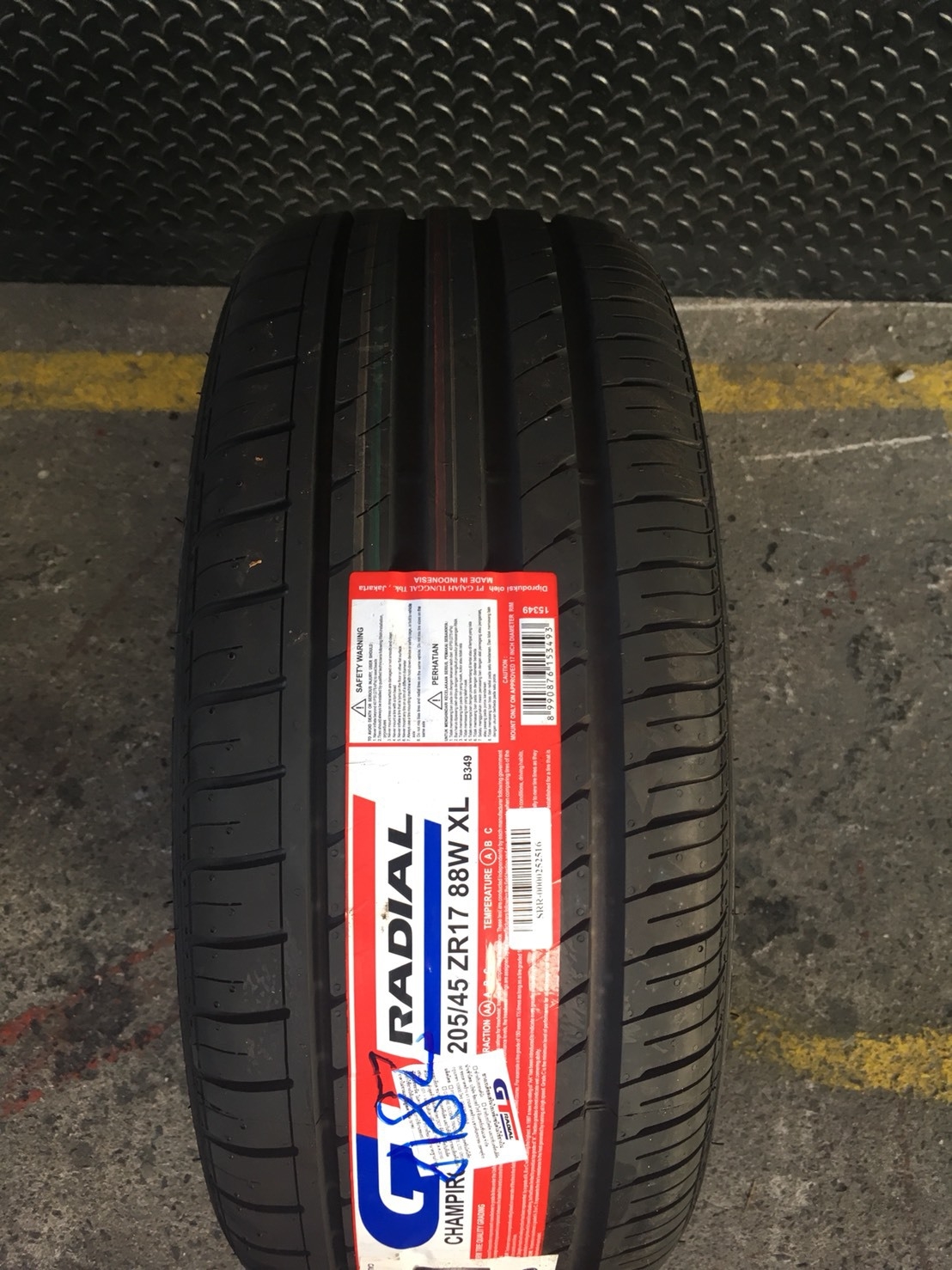 GT RADIAL CHAMPIRO HPY 205/45-17 เส้น 1,xxx บาท ปกติ 3500