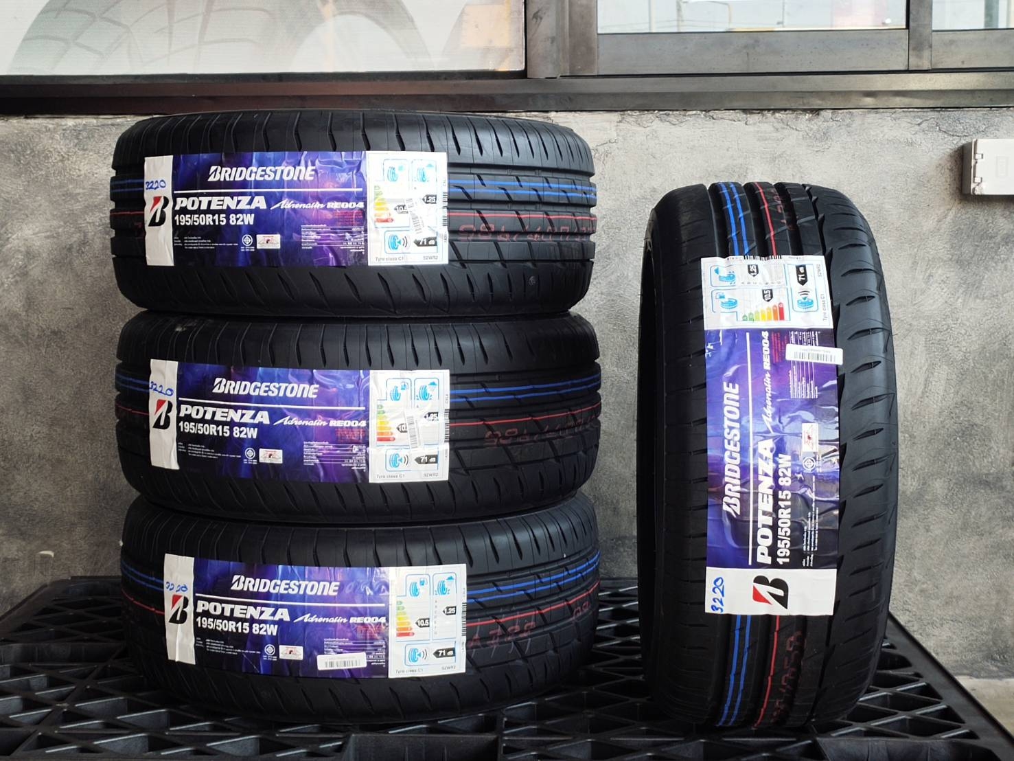 BRIDGESTONE 195/50R15 82W RE004
