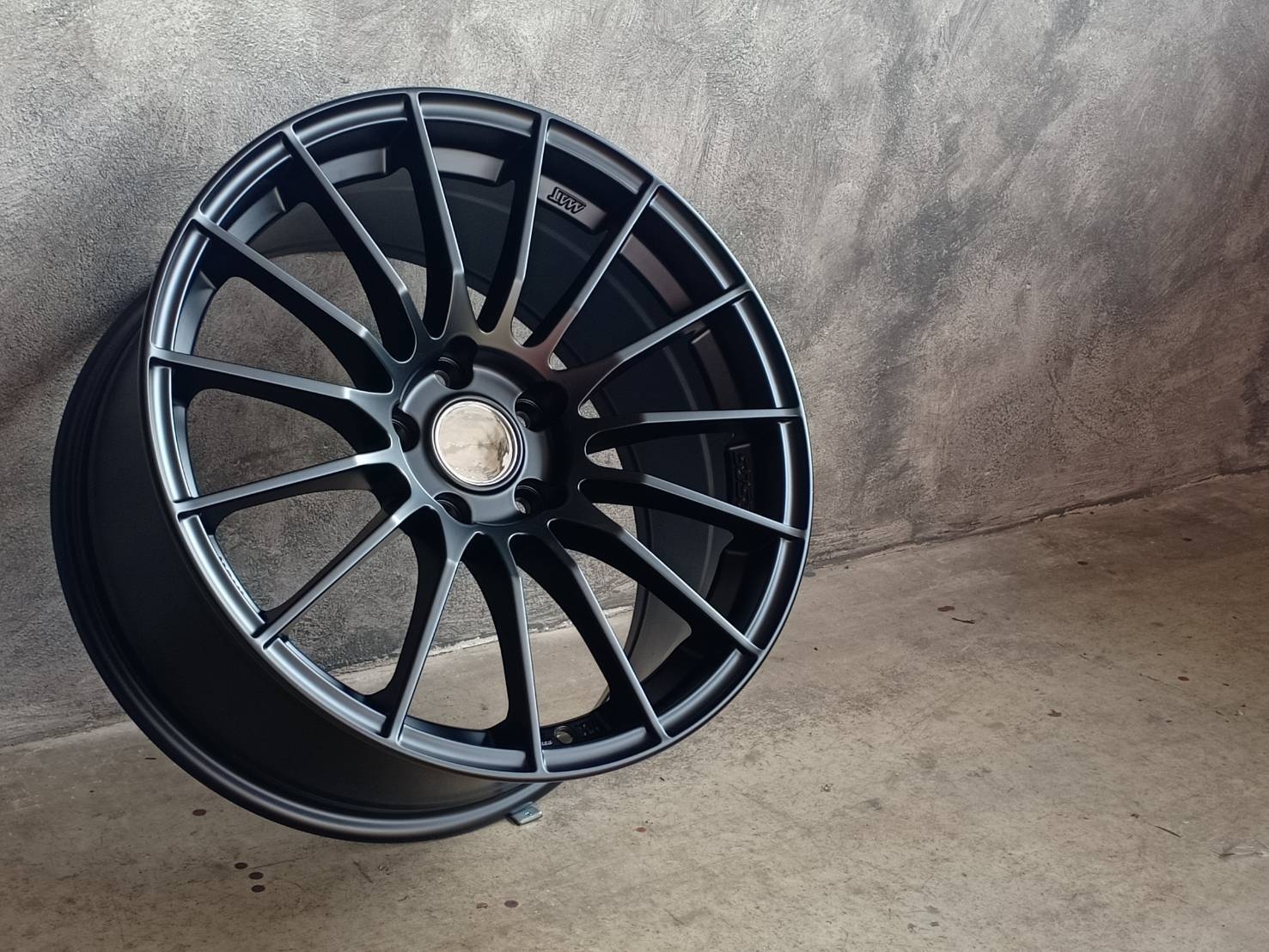 TK-RS 05 (TL-008) 18X8.5 5X114.3 35 73.1 BLACK FLAT