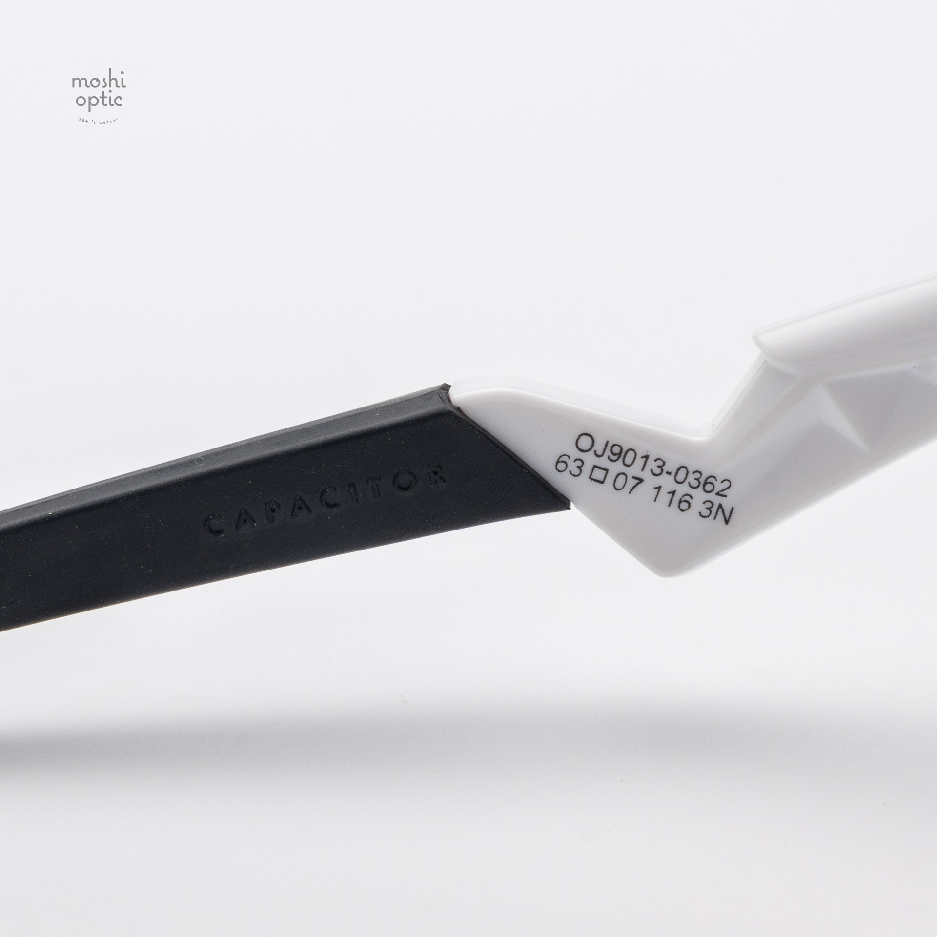 Oakley Capacitor OJ9013-03 Polished White Prizm Field