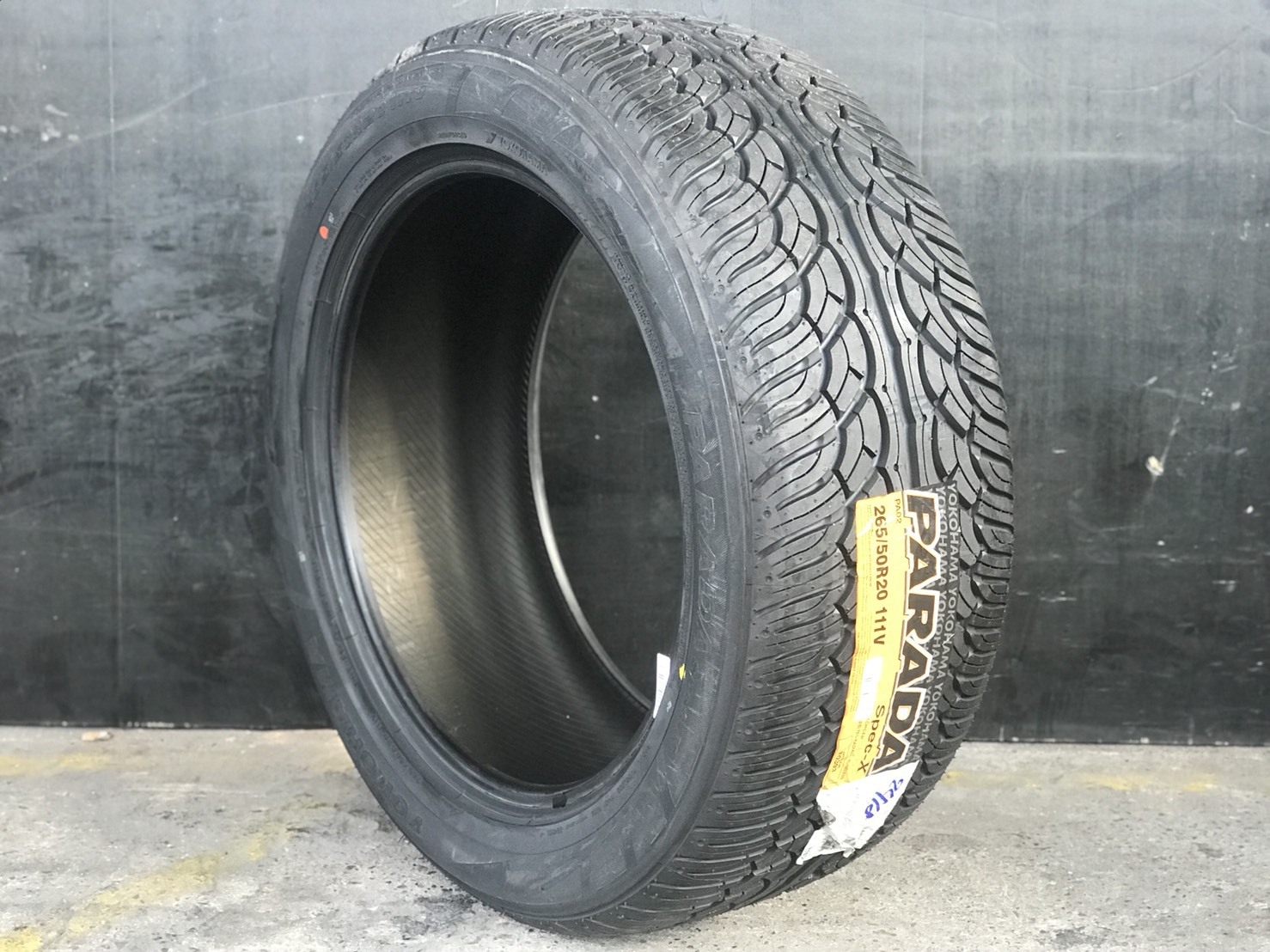 ยางใหม่ YOKOHAMA PARADA 265/50-20 ราคาพิเศษ