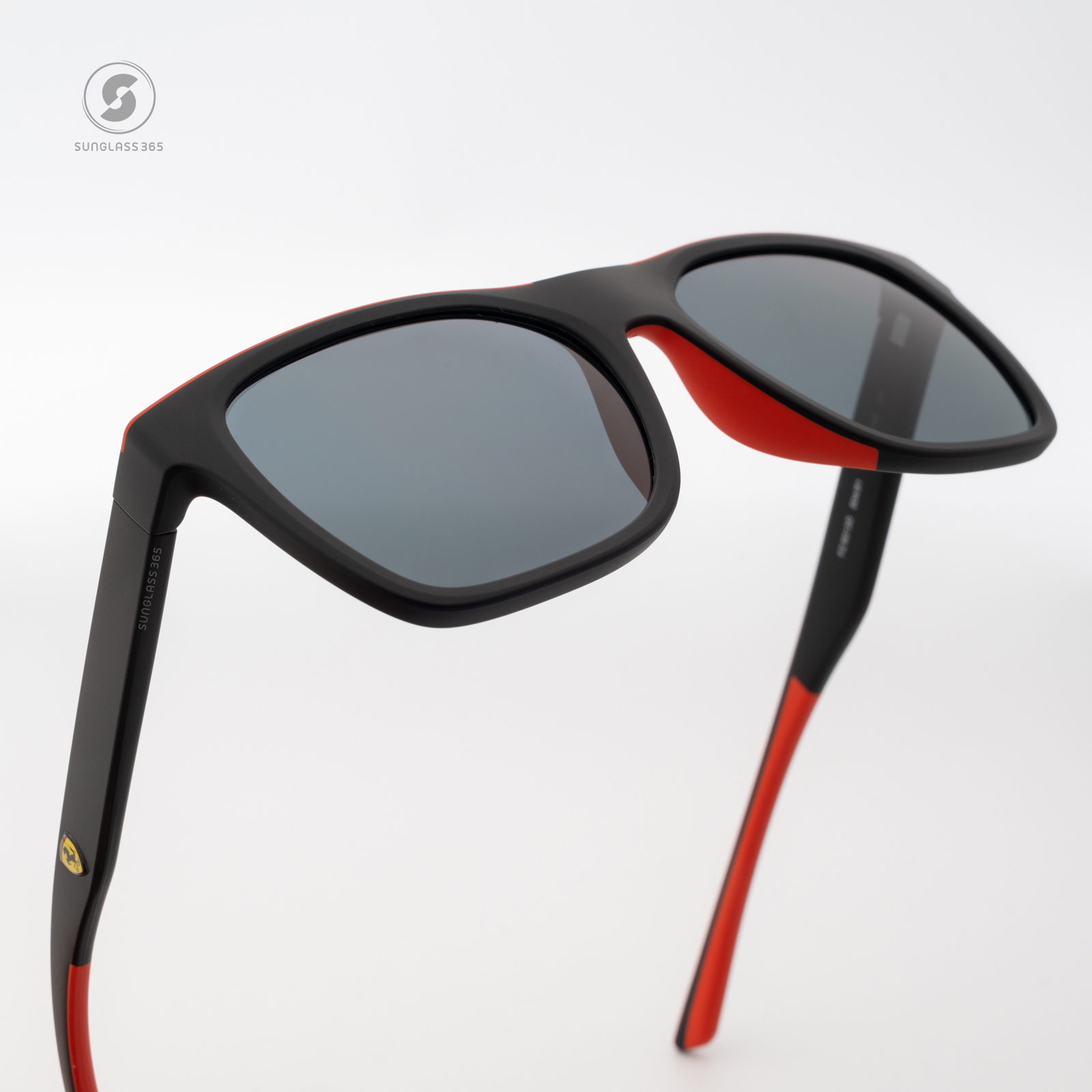 แว่นกันแดด Scuderia Ferrari FZ6013D 504/81