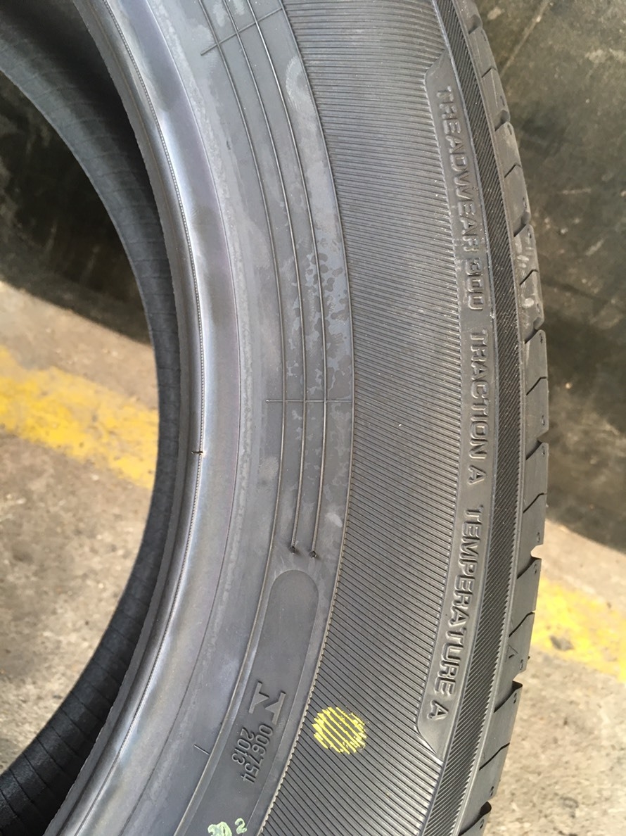 YOKOHAMA BLUEARTH ES32 215/55-17 มาใหม่ ราคาพิเศษ
