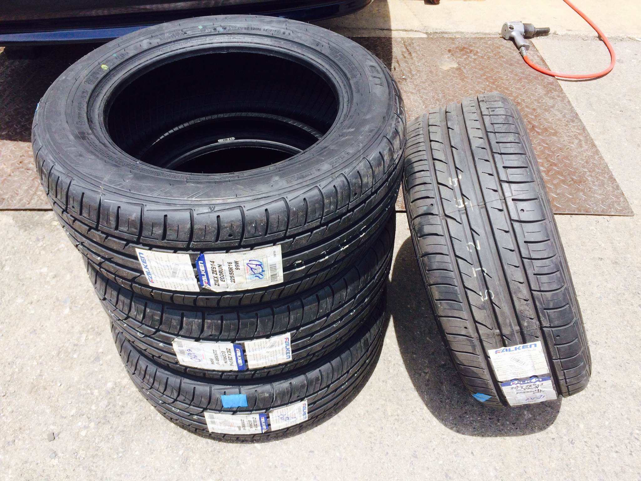 FALKEN ZE914 225/55-16 เส้น 2900 ปกติ 3500