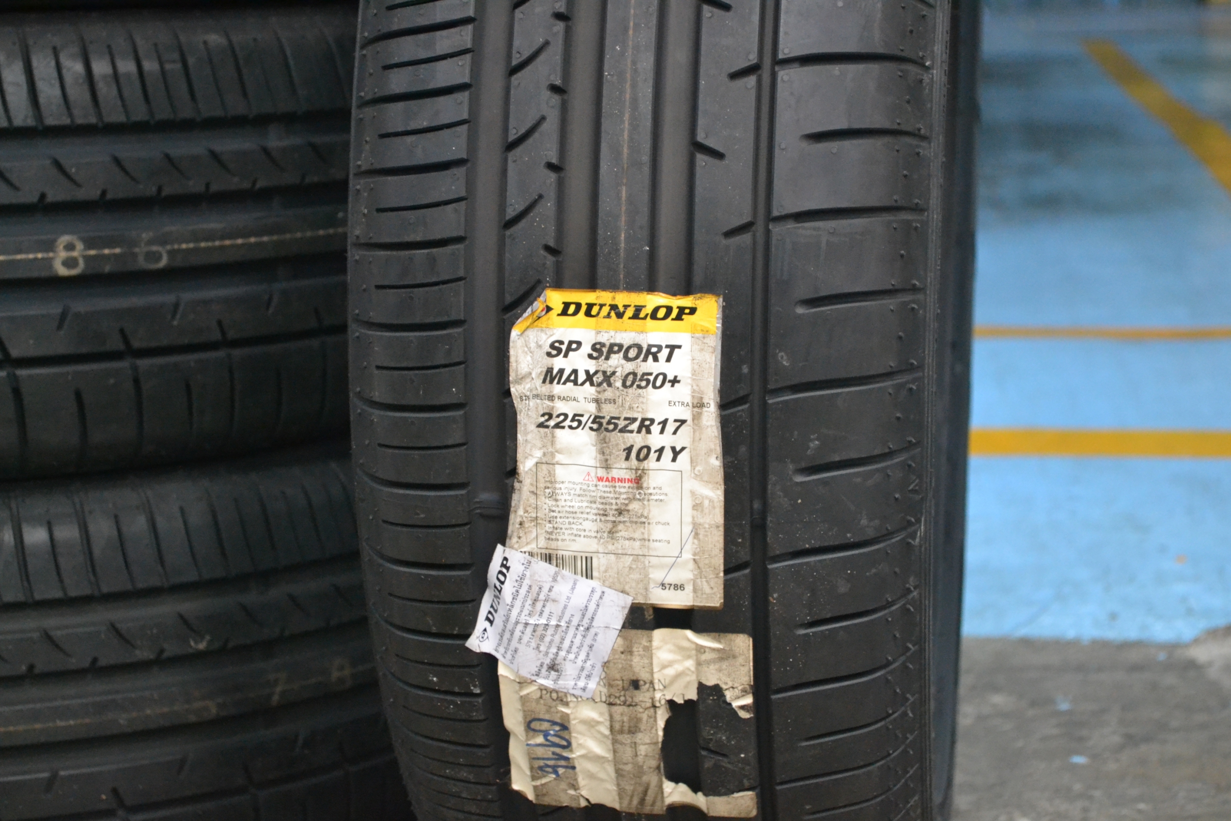 DUNLOP SP SPORT MAXX050+ 225/55R17ปี16 ขาย2,900 ปกติ5500