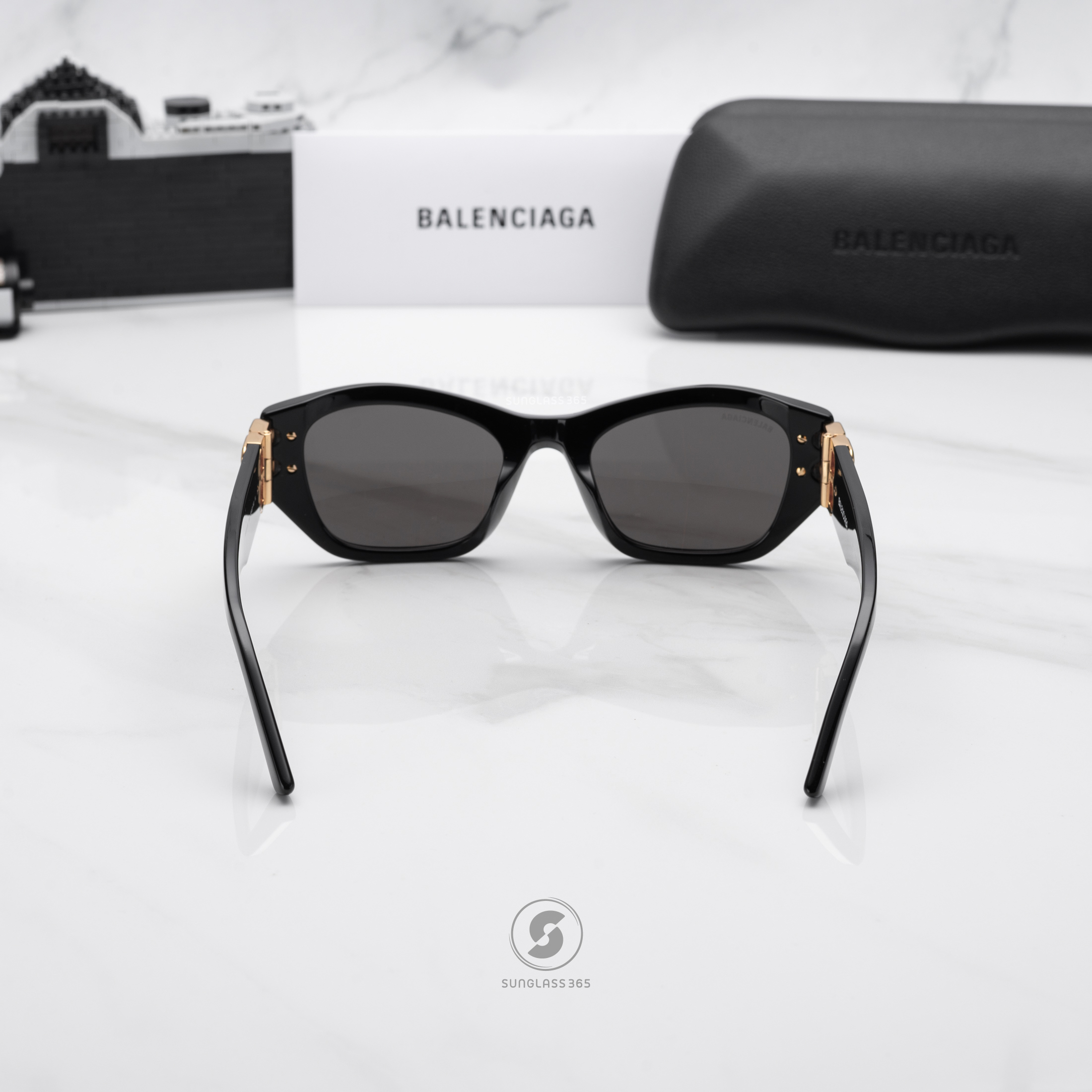 แว่นกันแดด Balenciaga BB0311SK 001