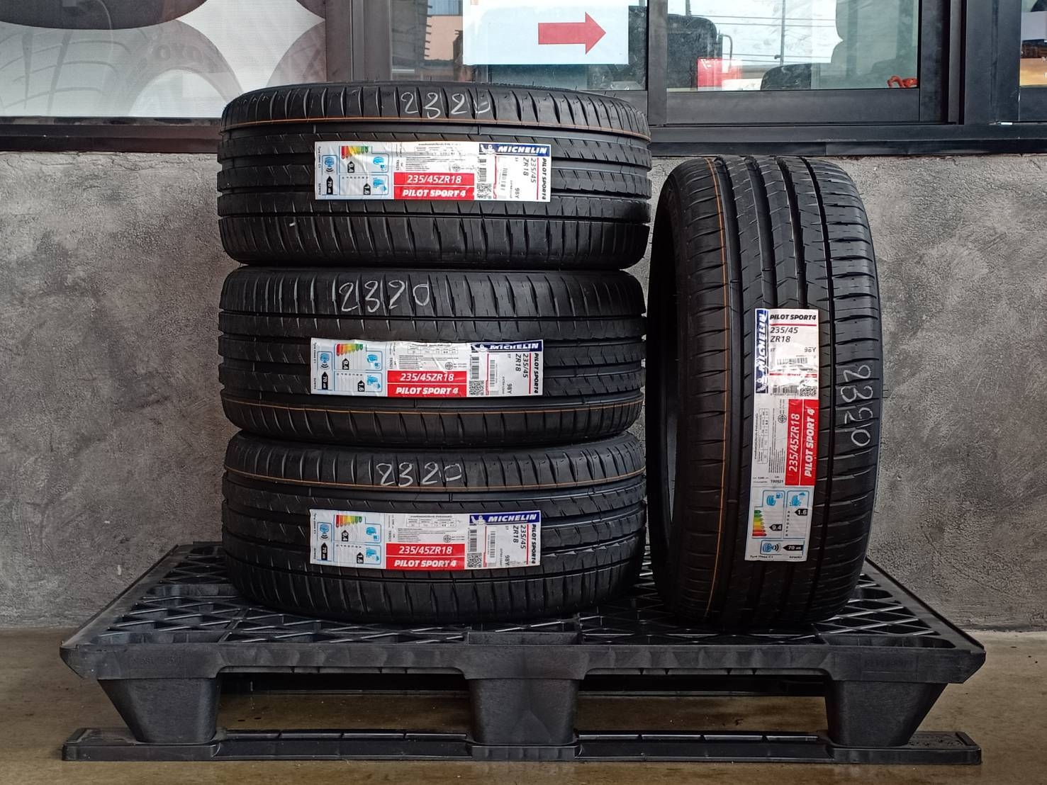 MICHELIN 235/45ZR18 PILOTSPORT4ST ราคาถูก