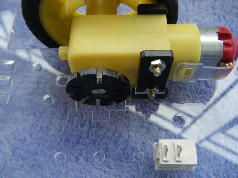 Smart car 2WD chassis car tracing robot car chassis with a code disk / speed / send the battery box