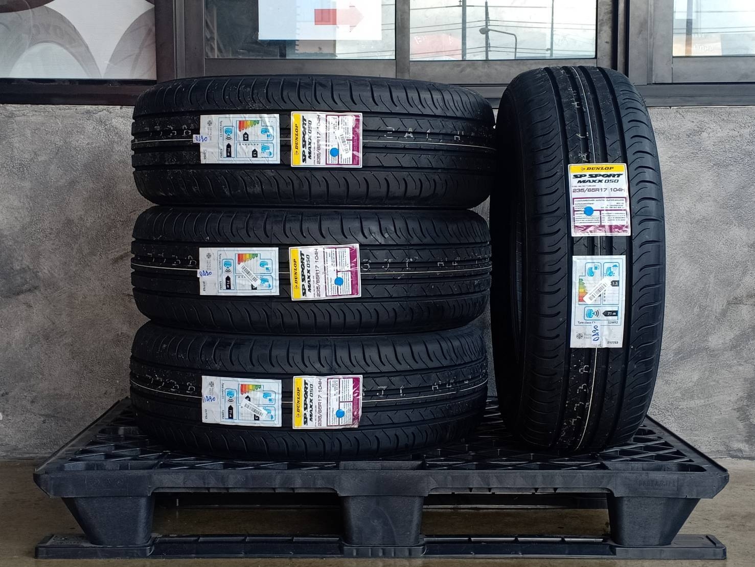 DUNLOP 235/65R17 SP SPORT MAXX 050 104H MADE IN THAILAND