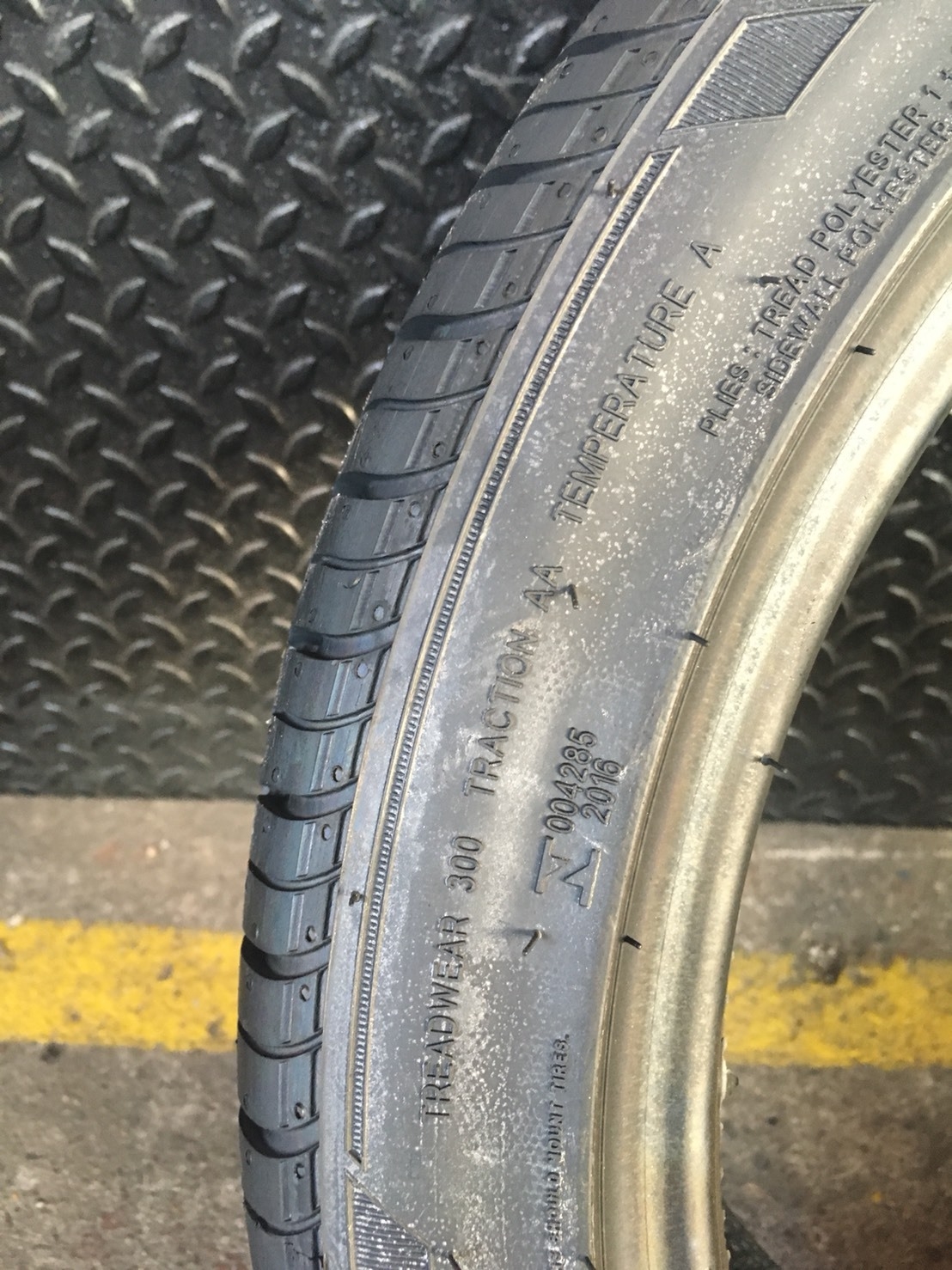 GT RADIAL CHAMPIRO HPY 205/45-17 เส้น 1,xxx บาท ปกติ 3500