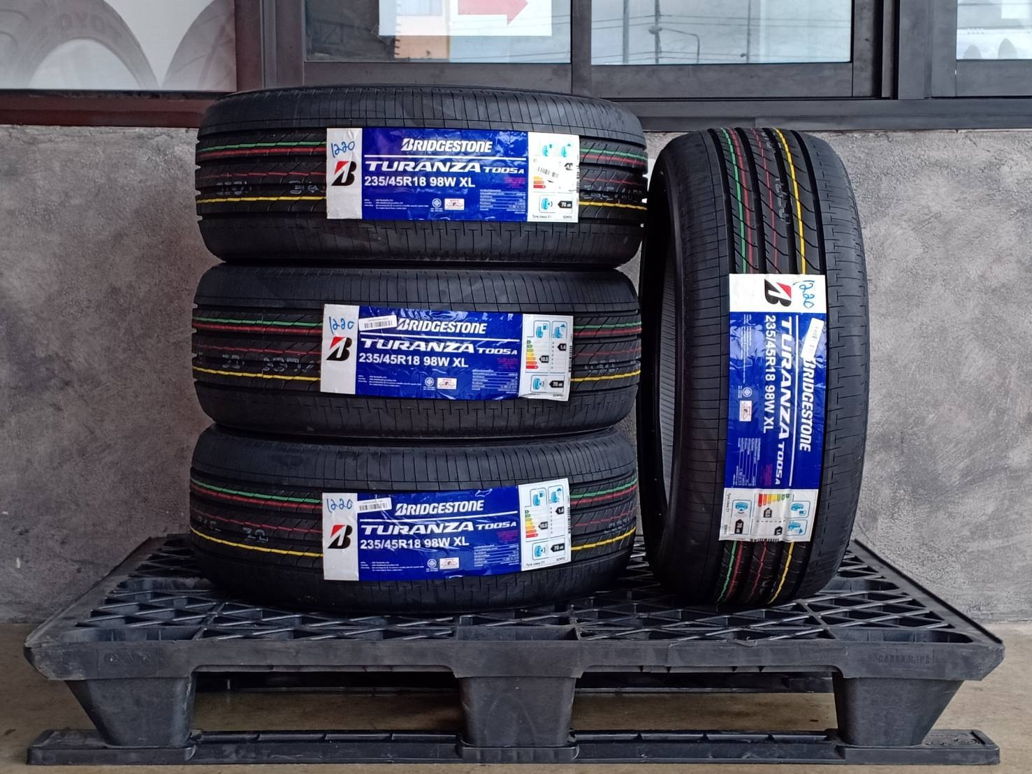 BRIDGESTONE TURUNZA T005A 235/45R18 ปี20