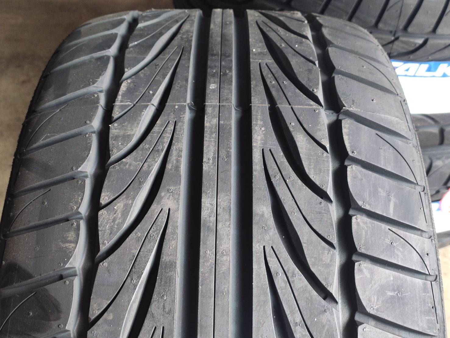 FALKEN 285/30ZR20 FK452 99Y MAXLOAD 775KG THAILAND
