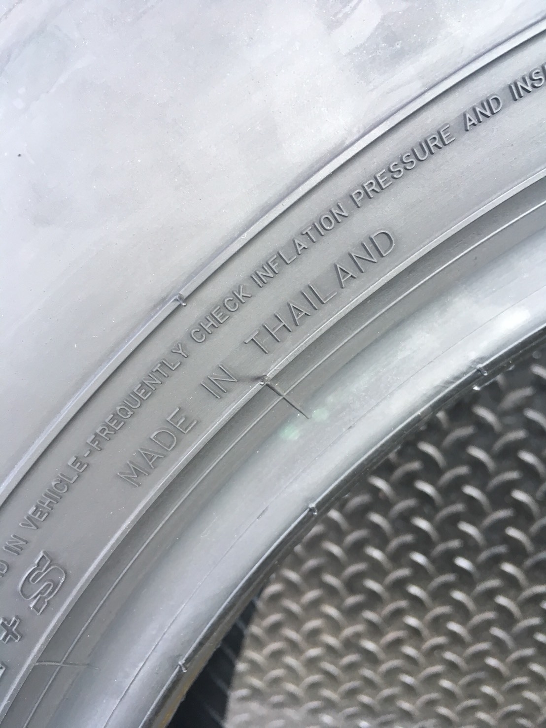 DUNLOP 2GRANDTREK AT25 265-60-18 เส้น 6500 ปี18 (ตัวหนังสือขาว)