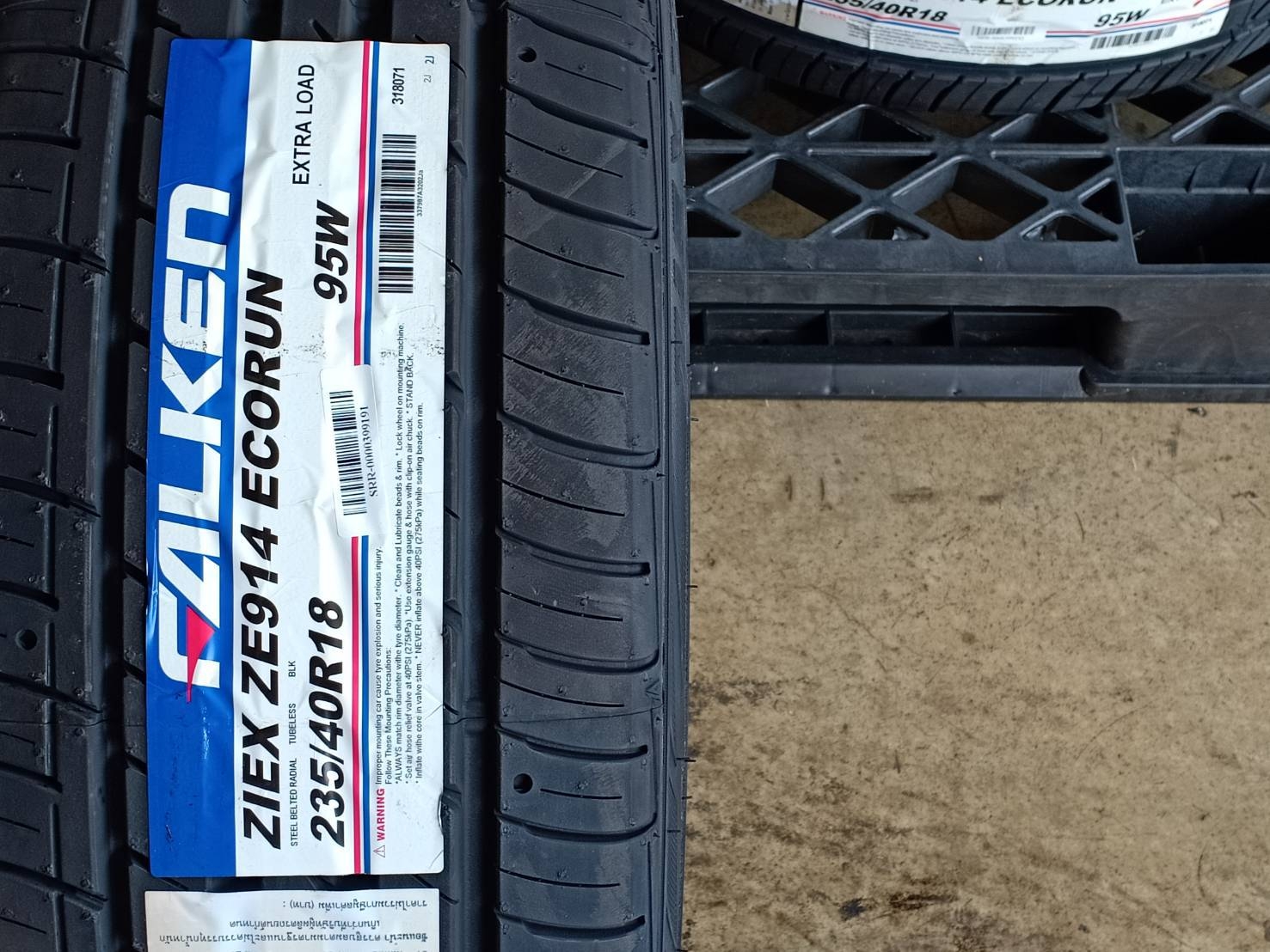 FALKEN 235/40R18 ZIEX ZE914 ECORUN 95W MADE IN THAILAND