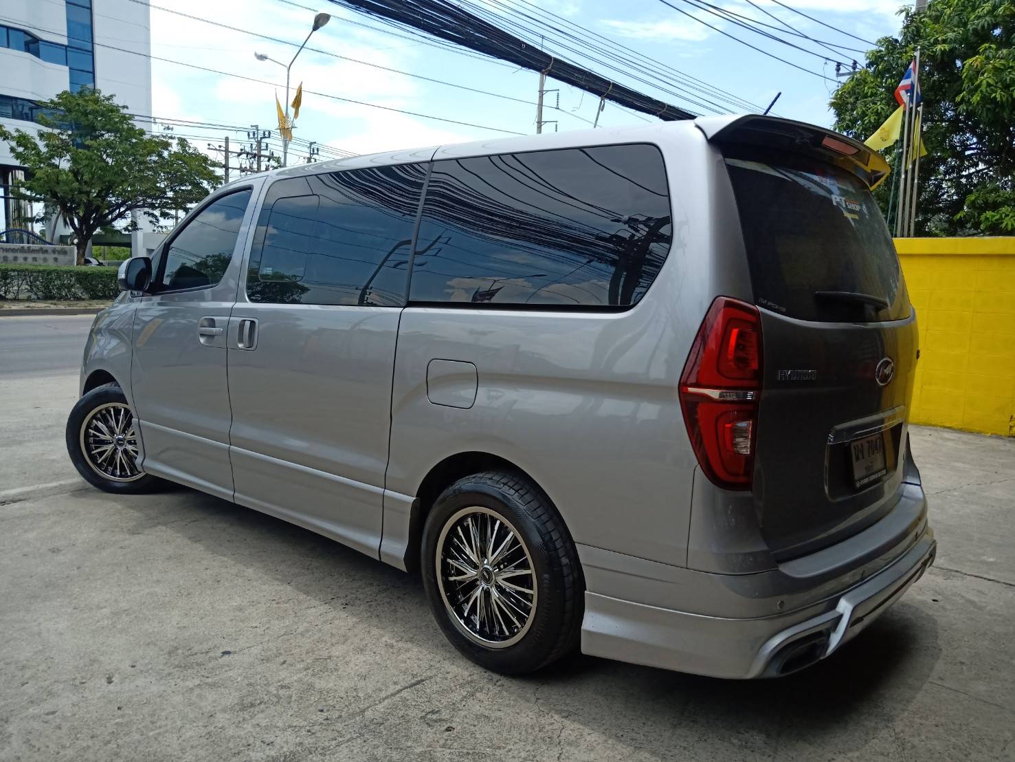 ล้อใหม่ สำหรับ HYUNDAI H1 ขอบ18 ใส่ตรงรุ่น ไม่มีล้น