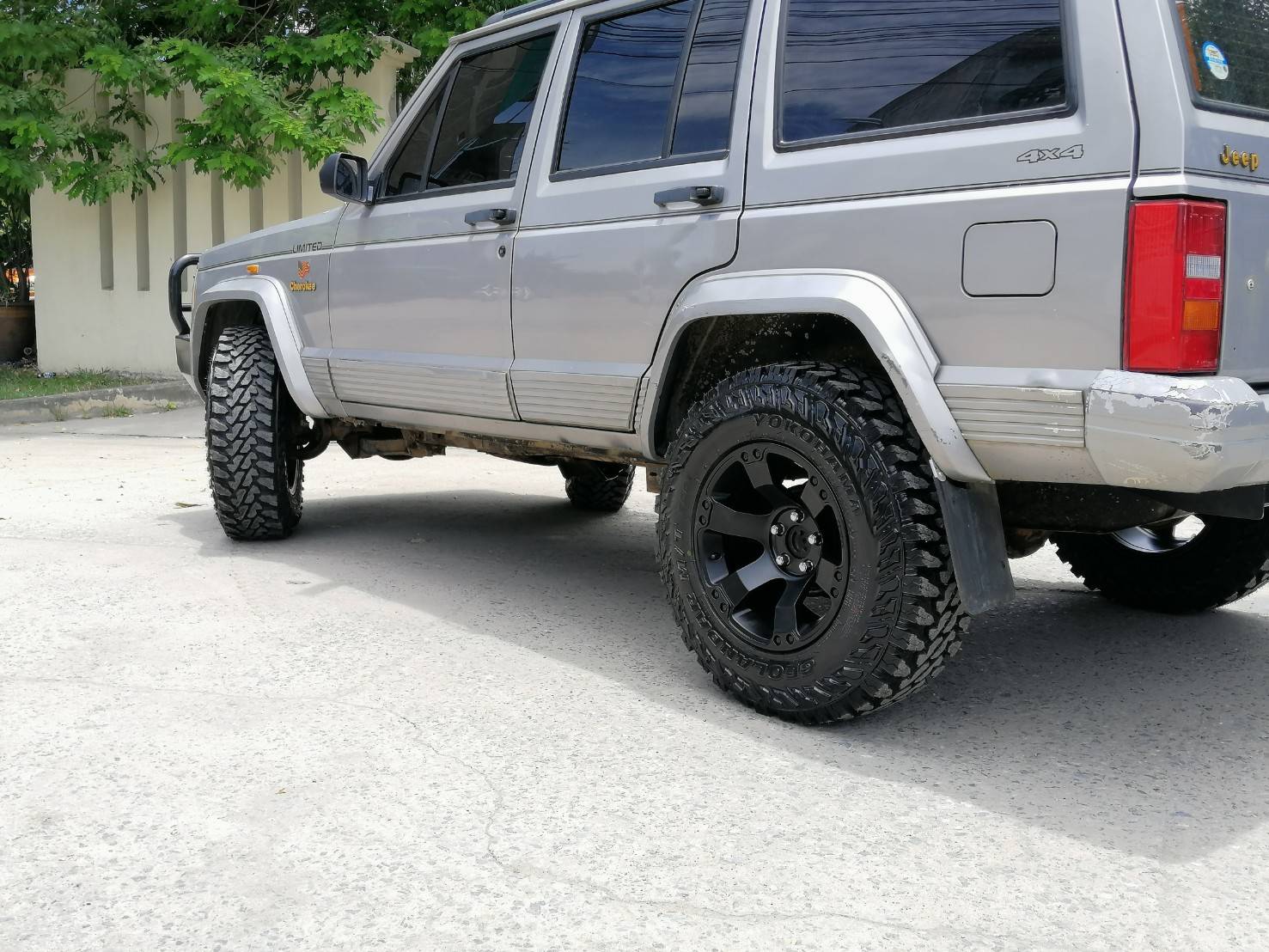 ล้อ PARODI ROAR ใส่ รถ JEEP