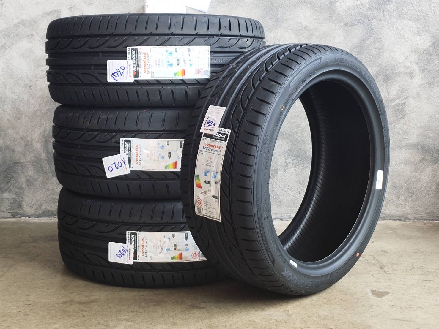 HANKOOK VENTUS V12-EVO2 225/40ZR18