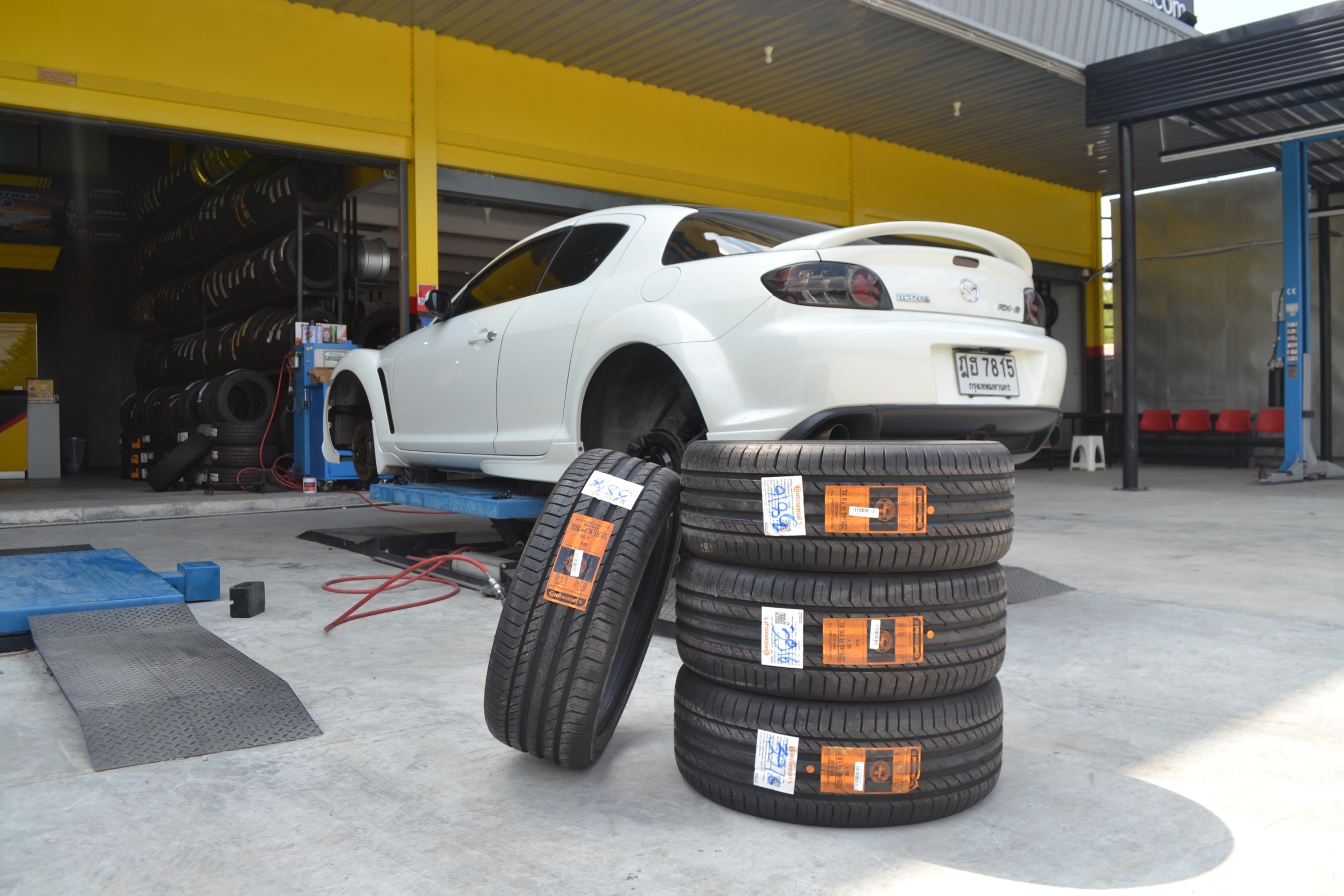 CONTINENTAL CONTACT5 (RUNFLAT) 225/45-18 เส้น 5800 ปกติ 14500 เท่านั้น