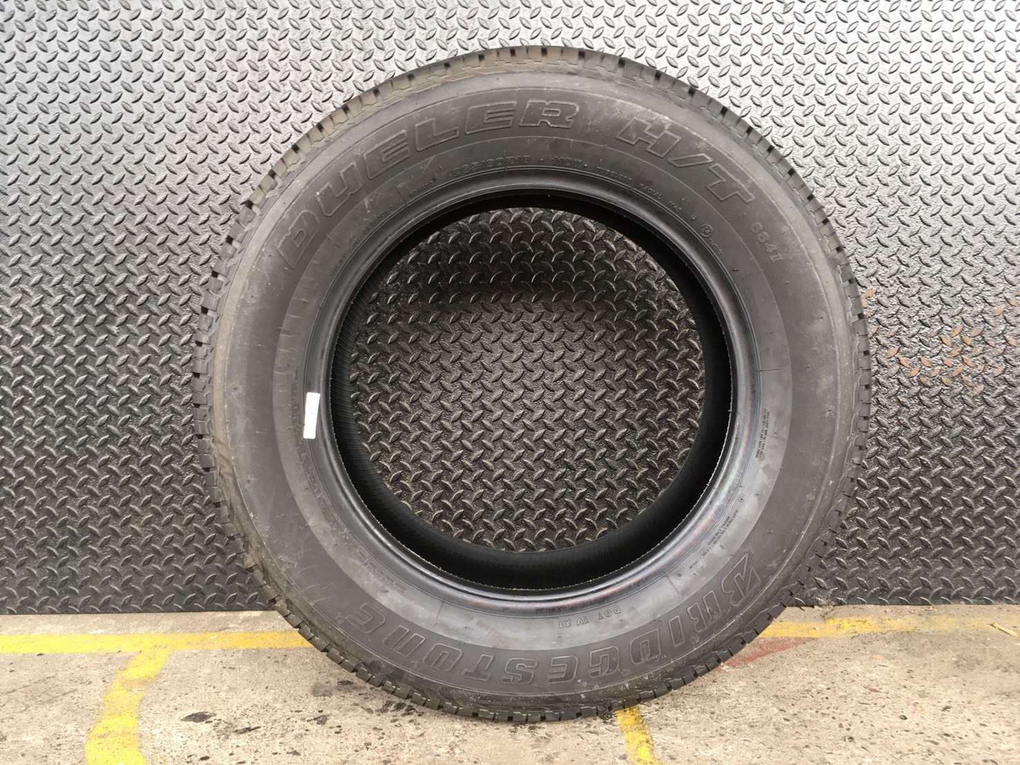 BRIDGESTONE HT684 II 265-60-18 เส้น 5500 ปกติ 8500 ยางใหม่น่ะครับ