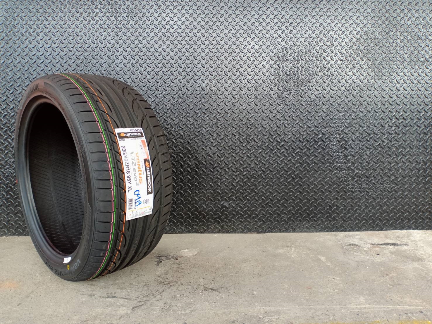 HANKOOK 235/40ZR18 VENTUS V12 EVO2 ราคาถูก