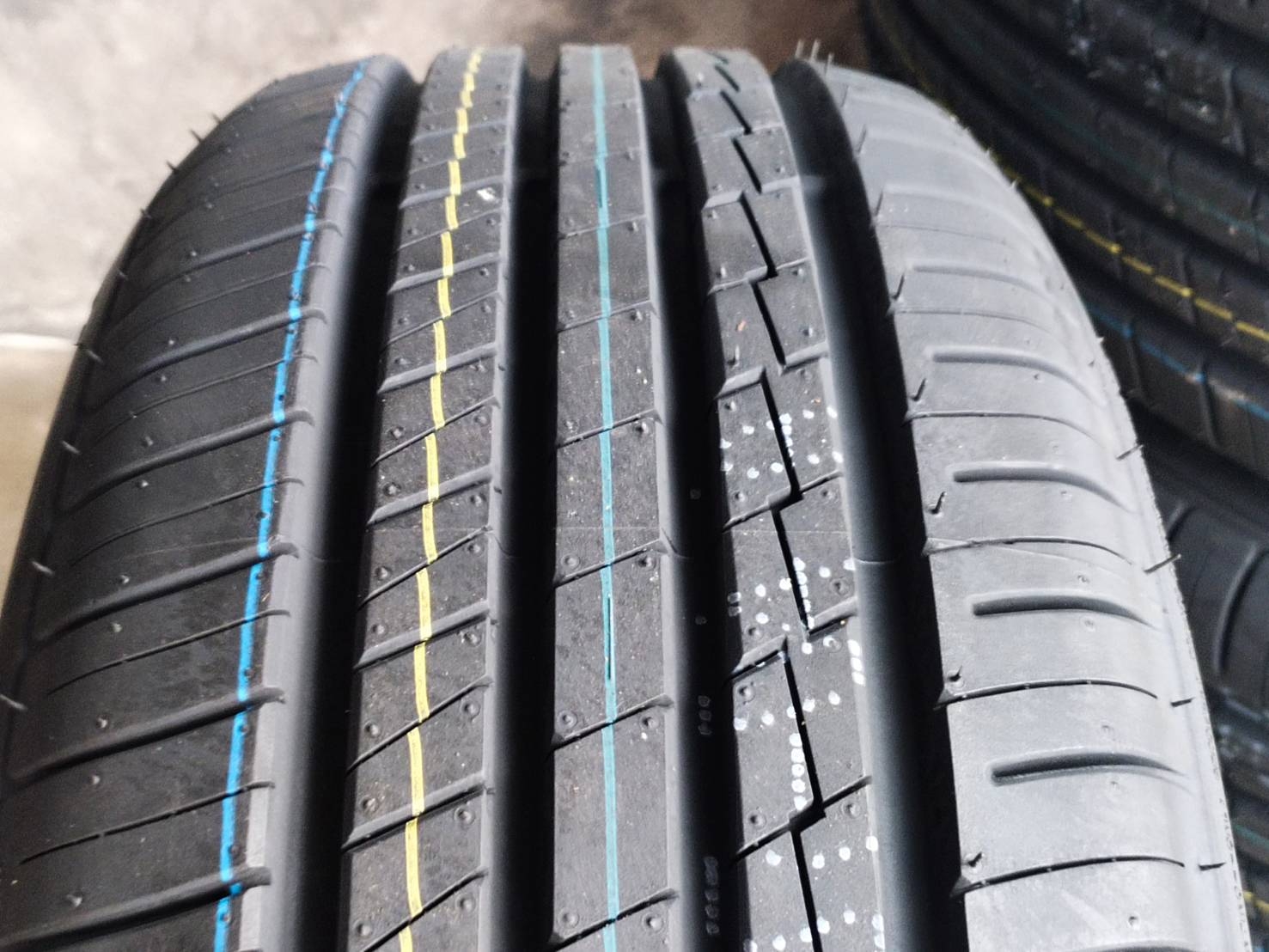 DEESTONE PREMIUM TOURER RA01 195/50R16