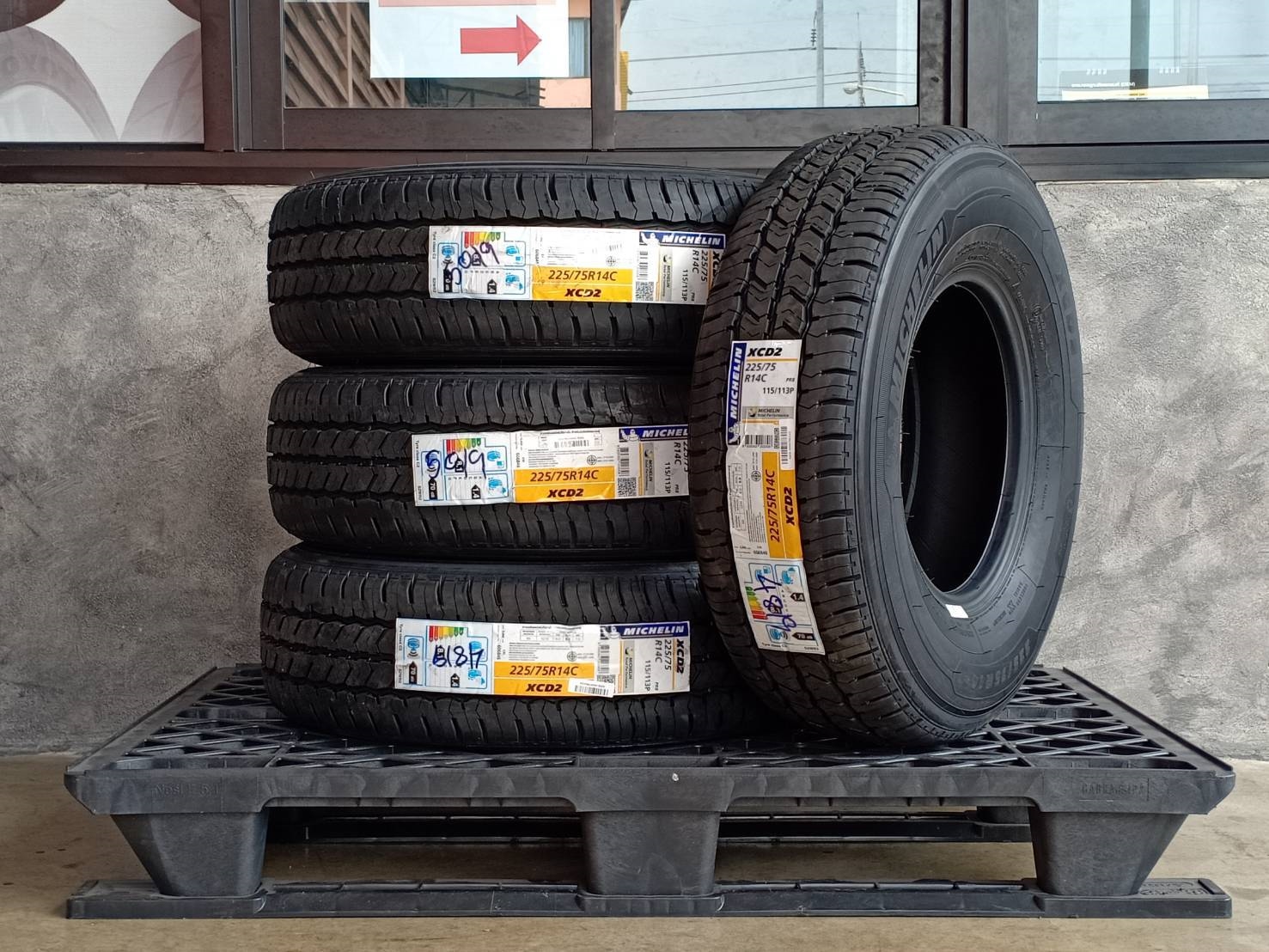 MICHELIN 225/75R14 XCD2 115/113P 8PR MADE IN THAILAND