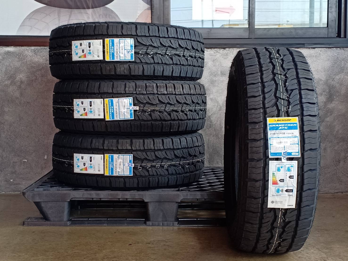 DUNLOP 255/60R18 GRANDTREK AT5 112H XL MADE IN THAILAND