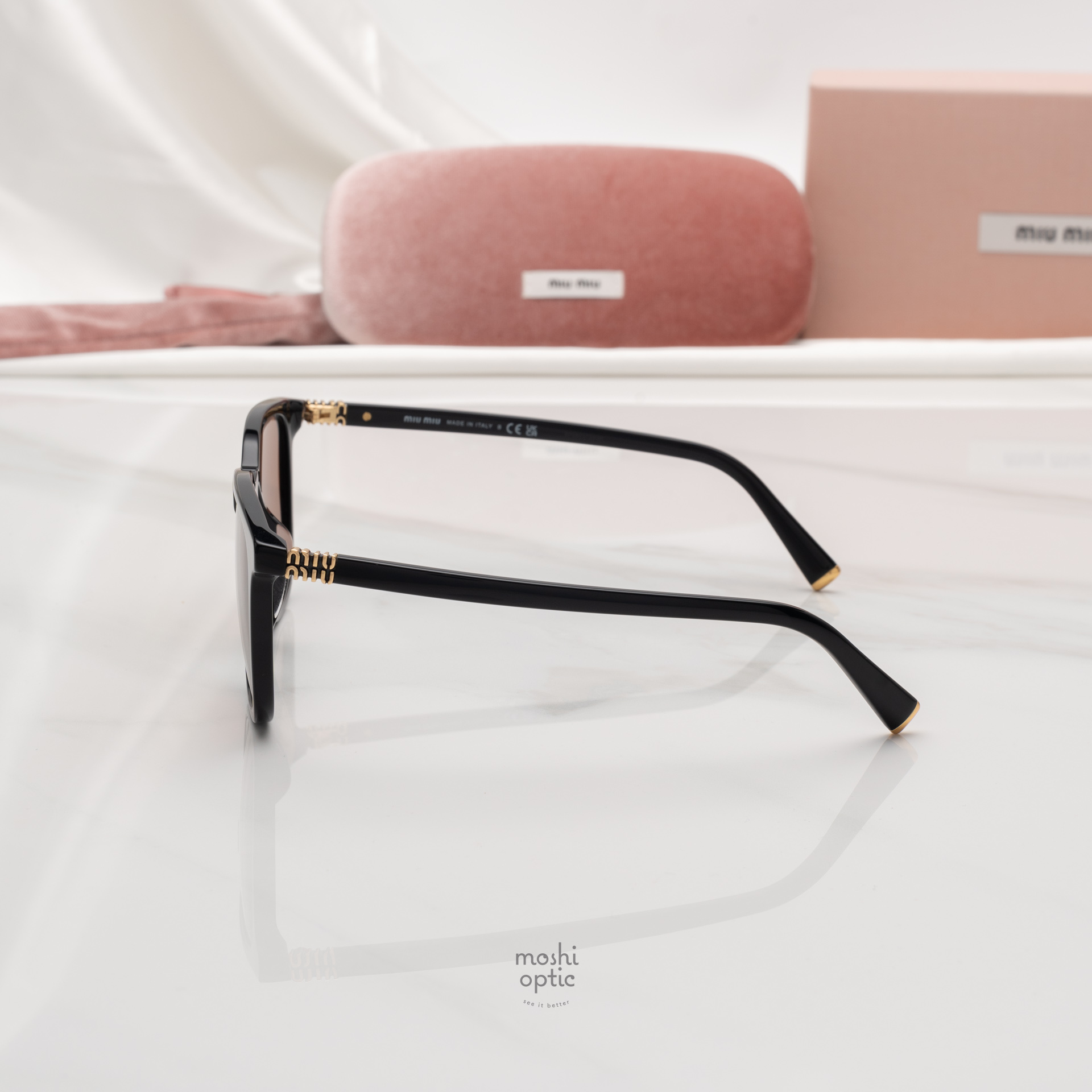 แว่นกันแดด Miu Miu MUB03SF 16K90Q