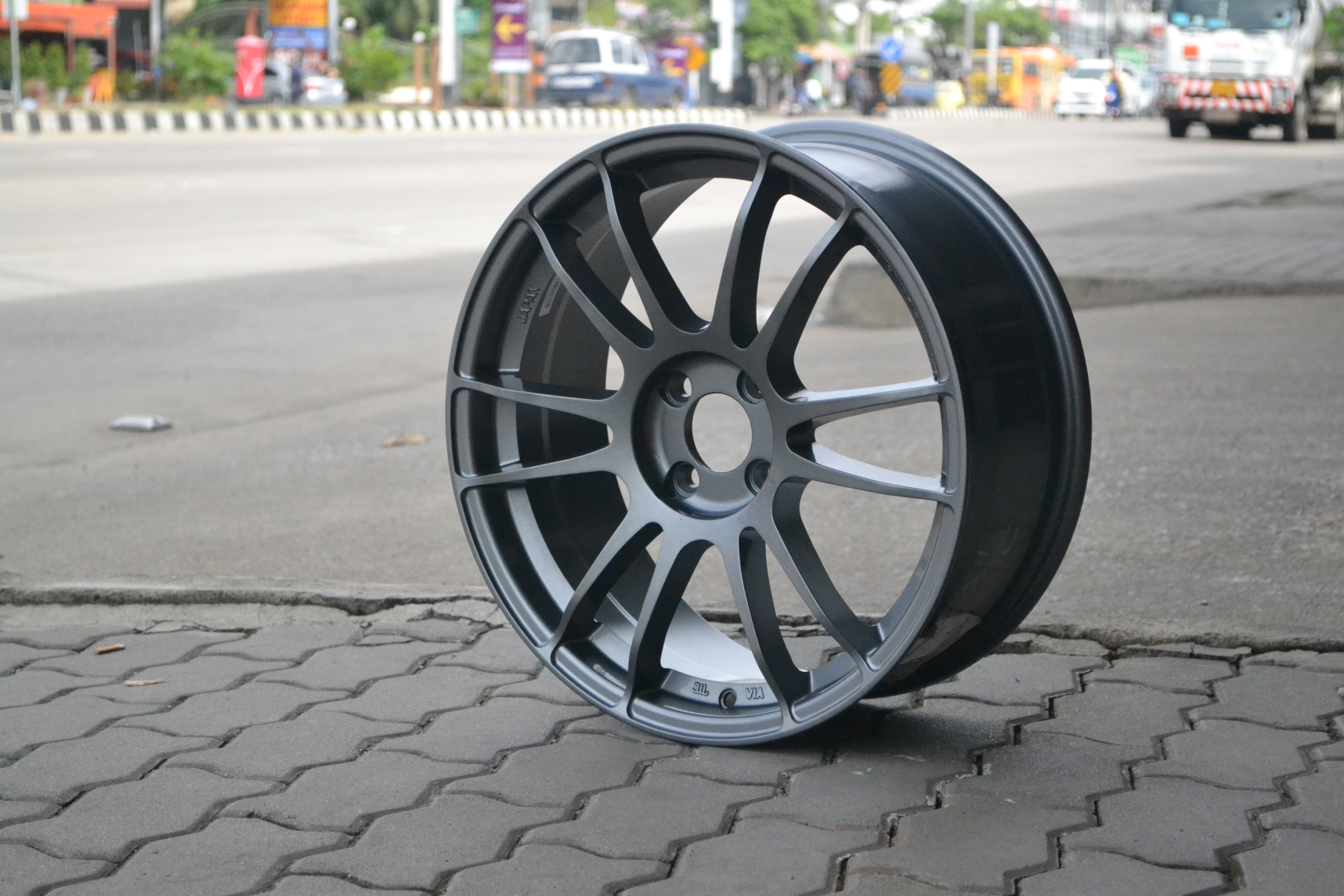 ล้อขอบ17ยางYOKOHAMA V701 205/45-17 ปี16 ชุด 18,500 ปกติ 32000