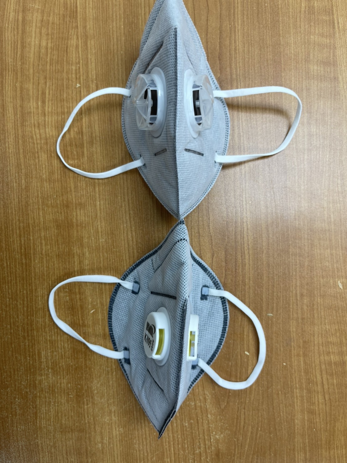 YAMADA 8242 KN95 หน้ากากอนามัยคาร์บอน ดับเบิ้ลวาล์ว แบบพับ คล้องหู กรองฝุ่น PM2.5 20 ชิ้น