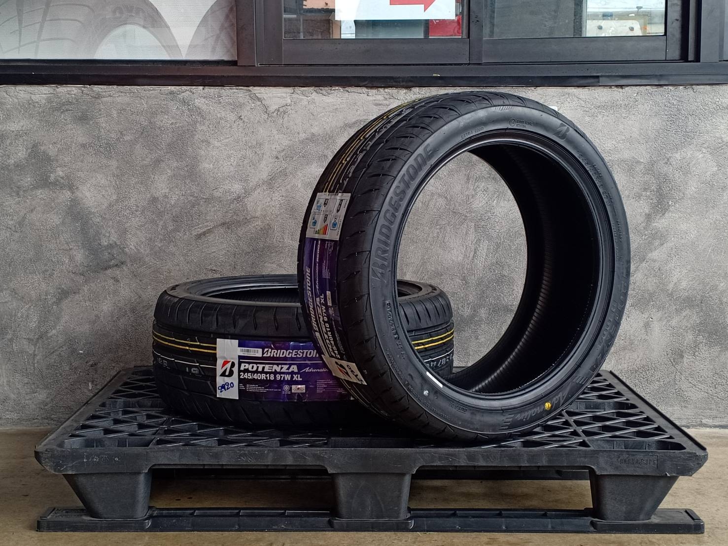BRIDGESTONE 245/40R18 97W XL POTENZA ADRENALIN RE004 THAILAND