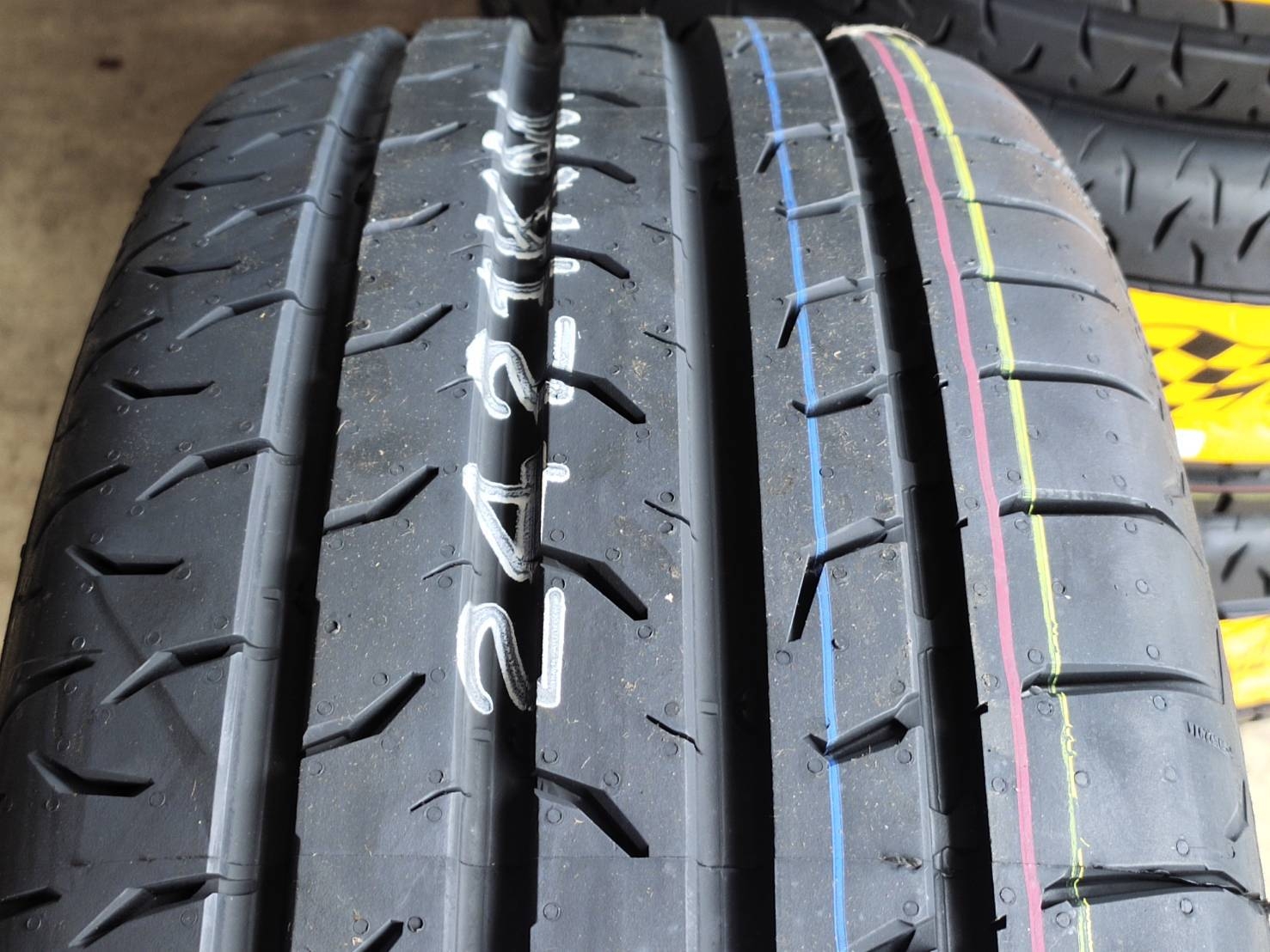 CONTINENTAL MAXCONTACT MC6 235/55R18 ปี20