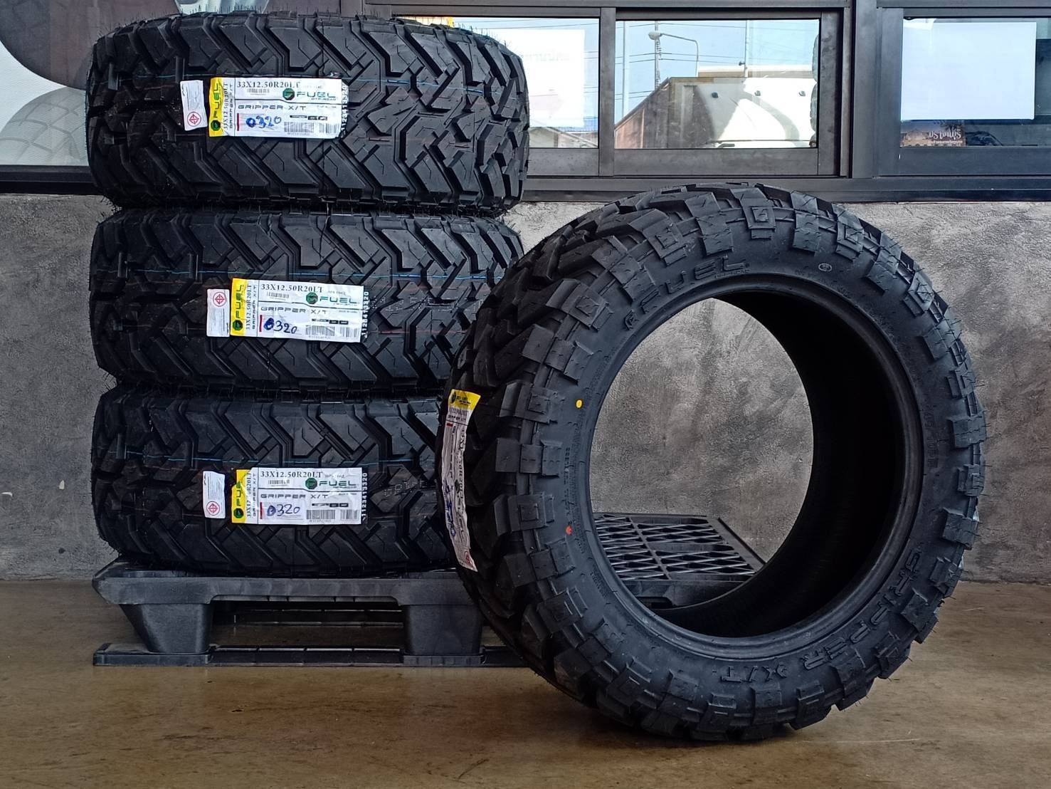 FUEL 33X12.50R20 GRIPPER X/T