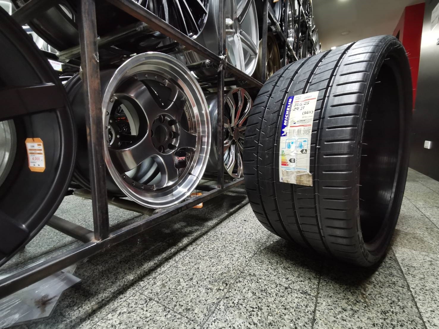 MICHELIN PILOT SUPER SPORT 305/25ZR21 ราคาถูก